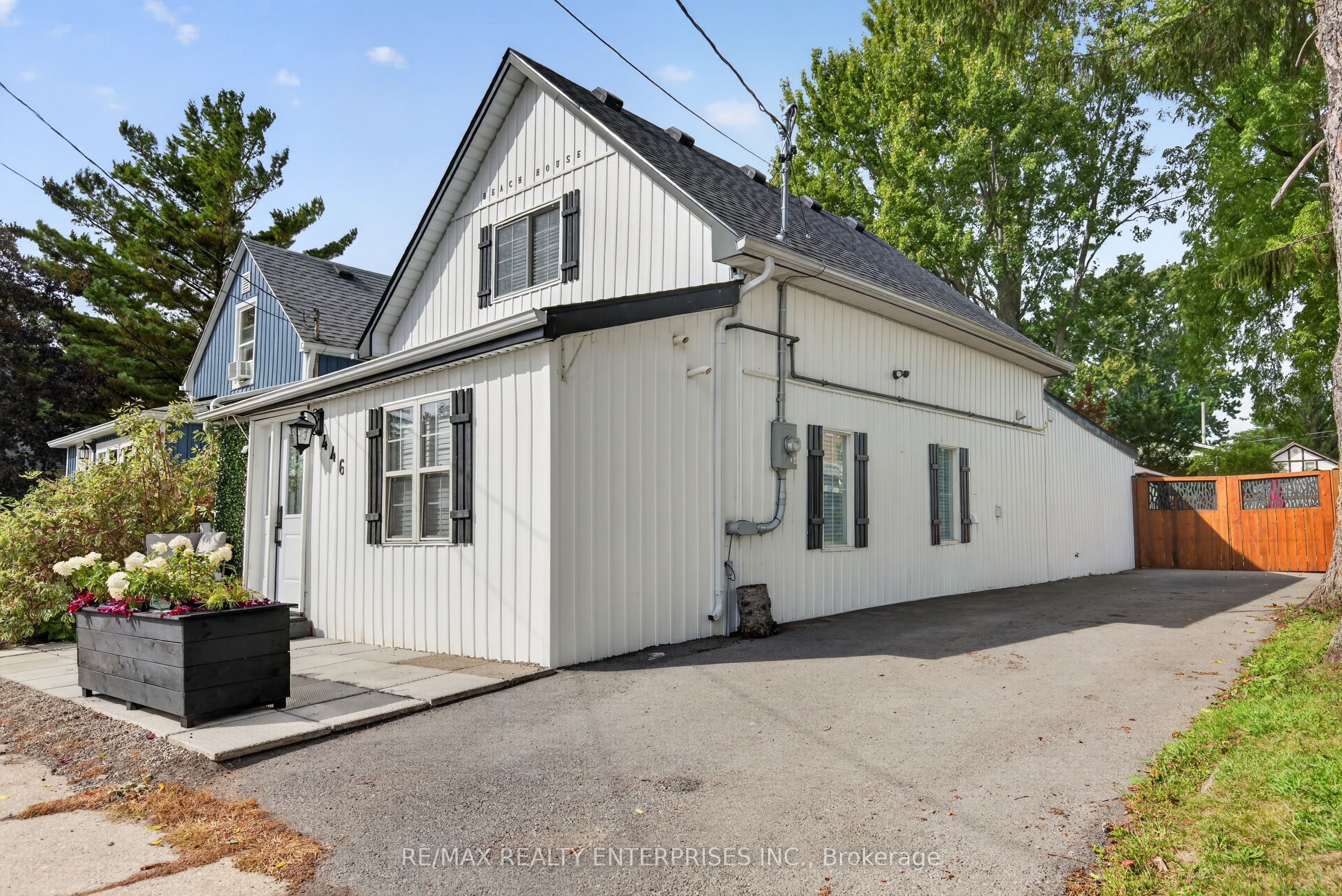 446 Cambridge Road W Property Photo 4