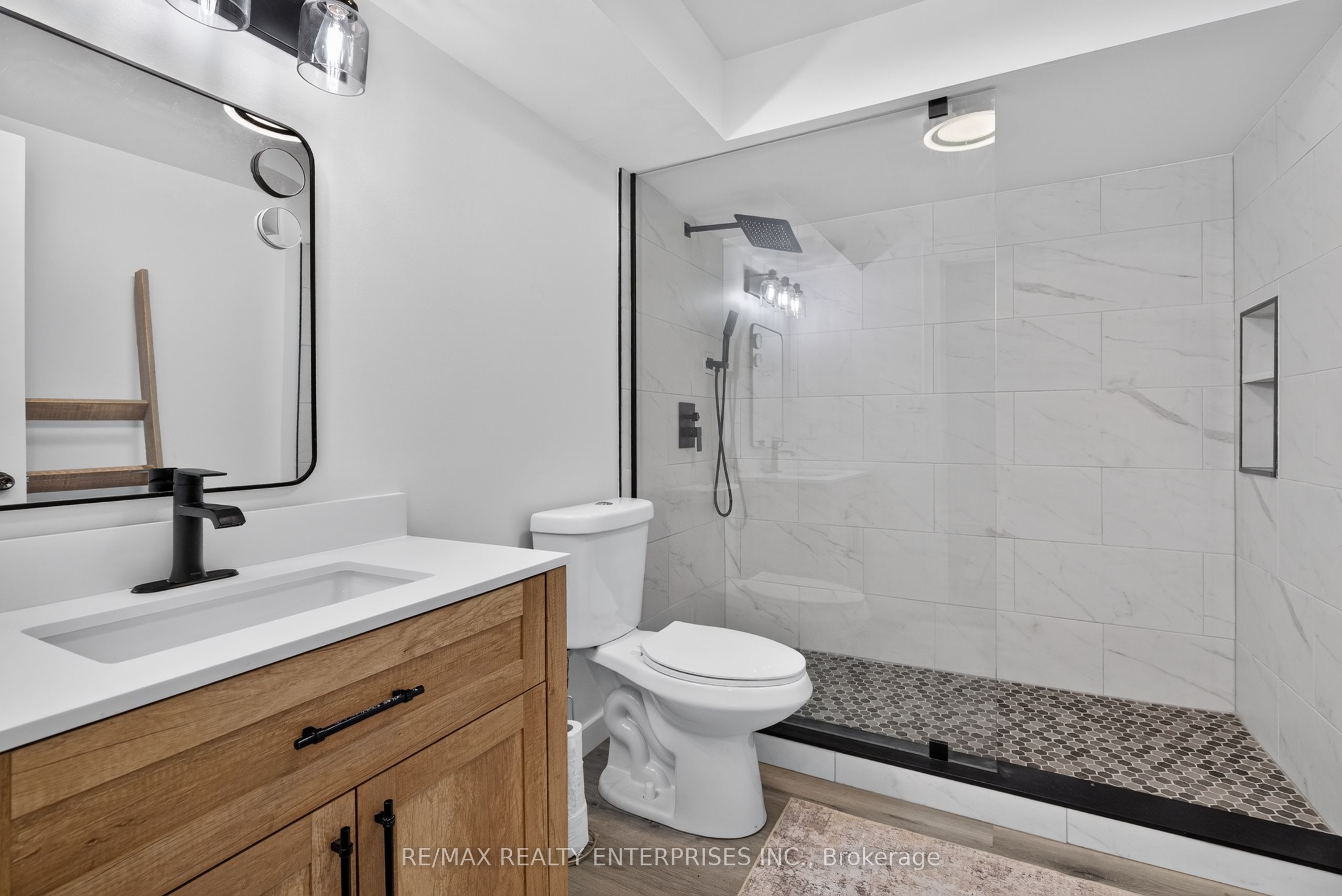 446 Cambridge Road W Property Photo 15