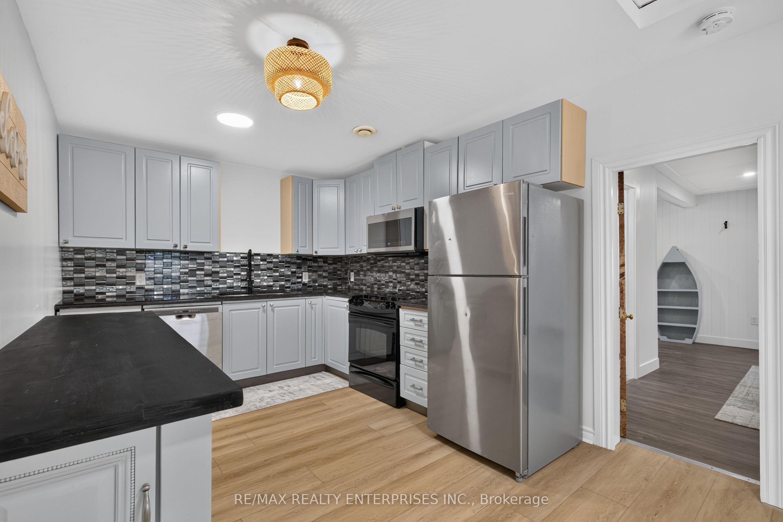 446 Cambridge Road W Property Photo 17