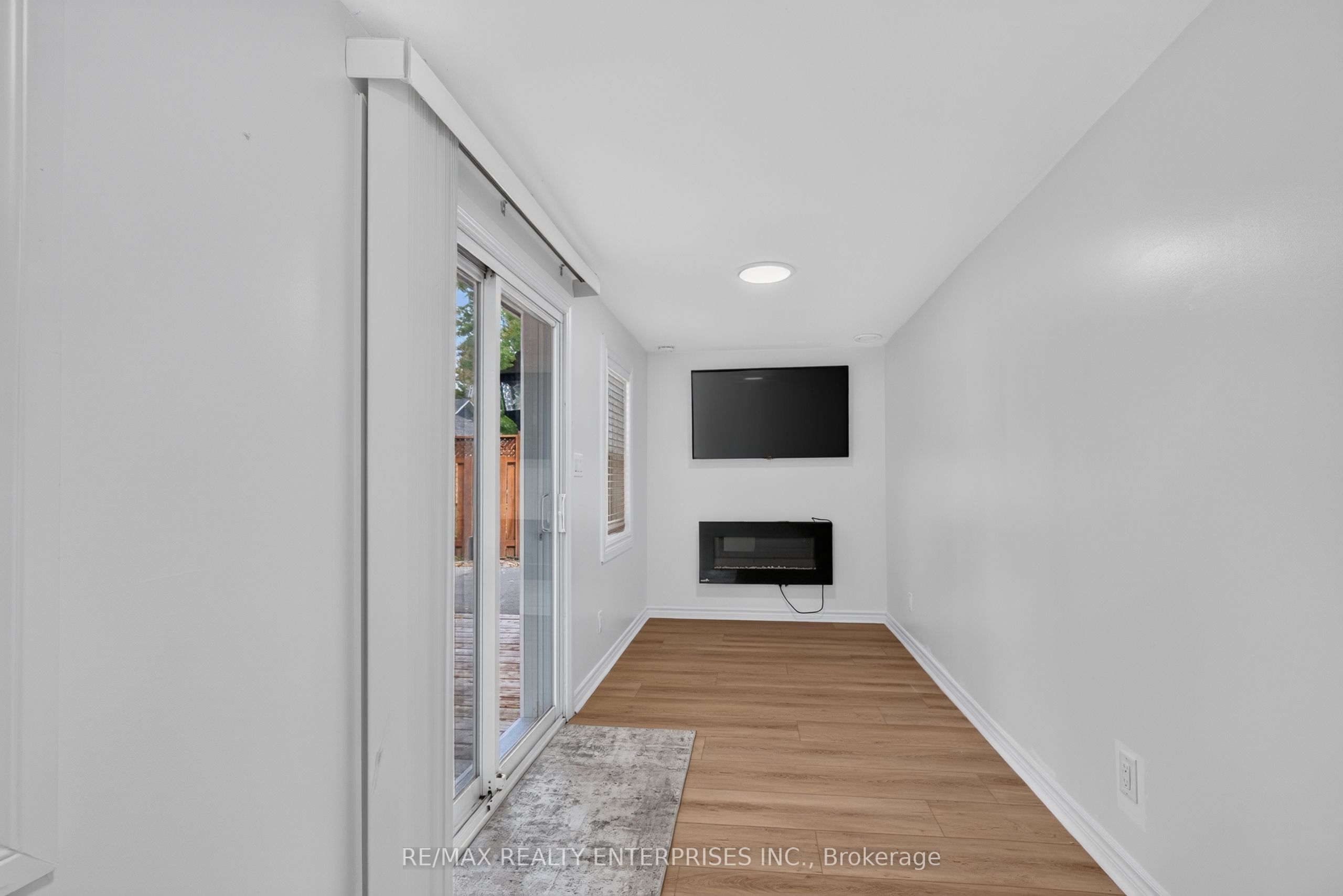 446 Cambridge Road W Property Photo 21
