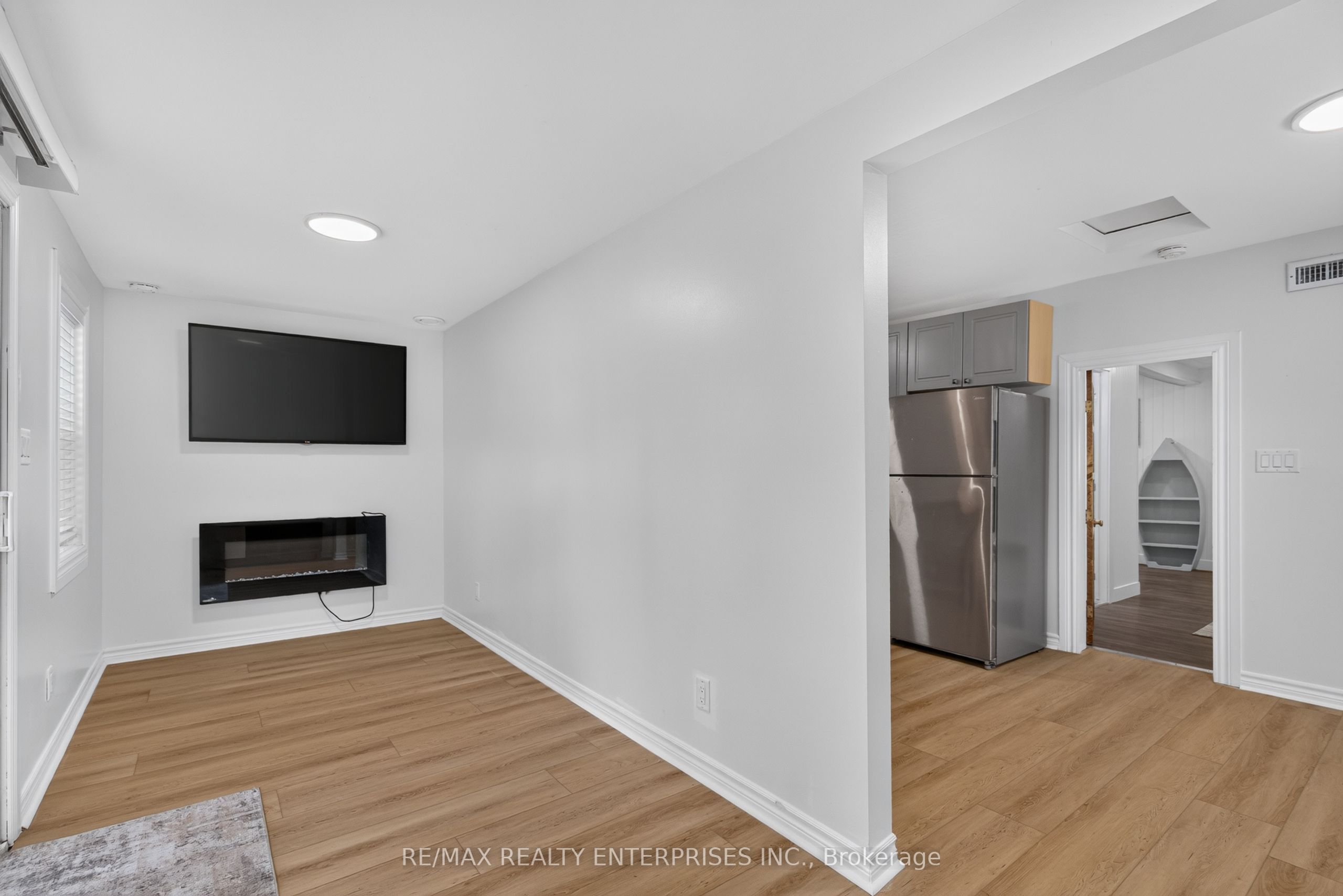 446 Cambridge Road W Property Photo 23
