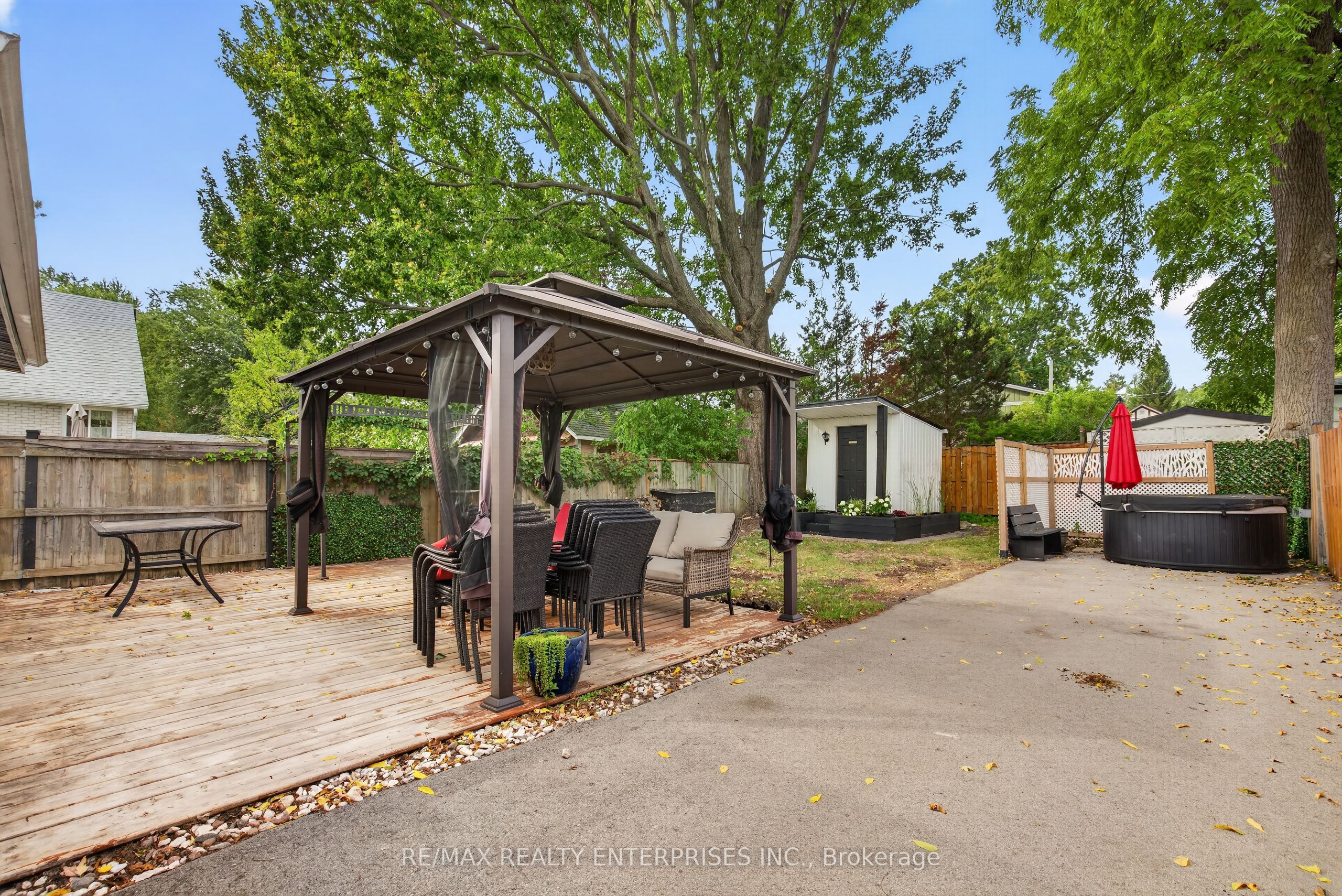 446 Cambridge Road W Property Photo 34