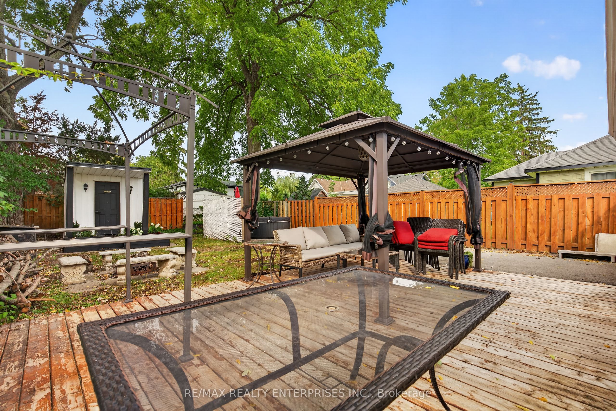 446 Cambridge Road W Property Photo 35