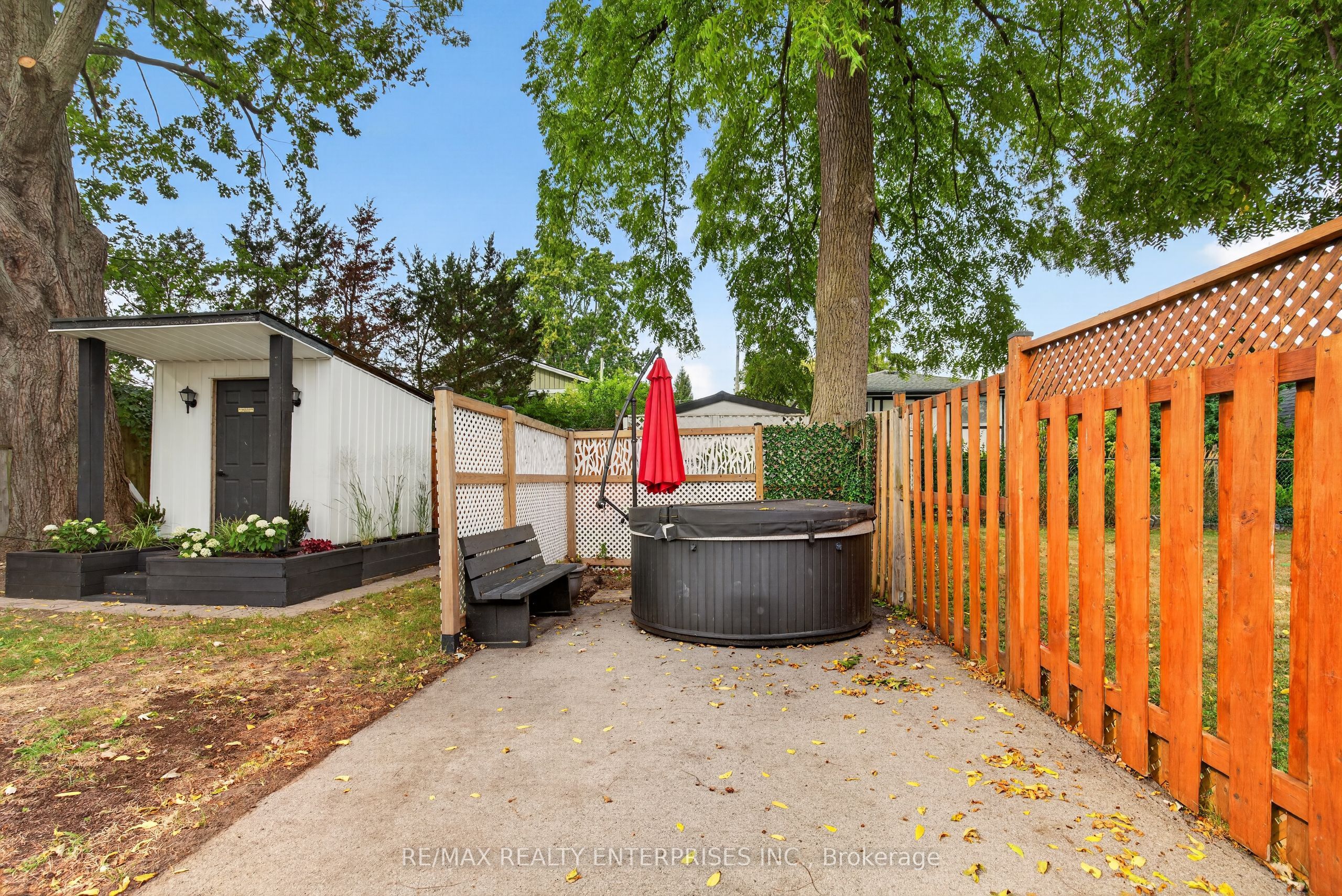 446 Cambridge Road W Property Photo 36