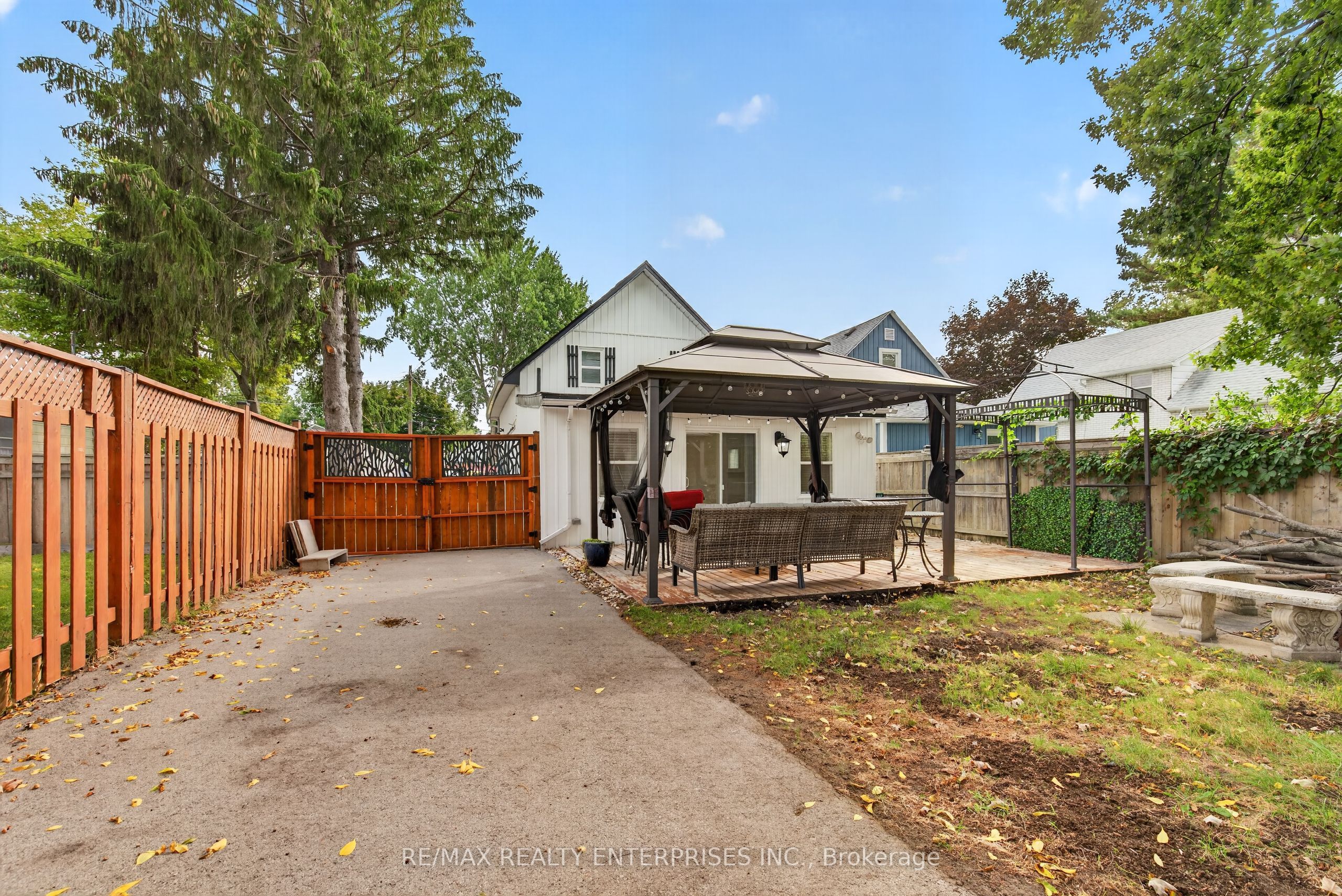 446 Cambridge Road W Property Photo 39