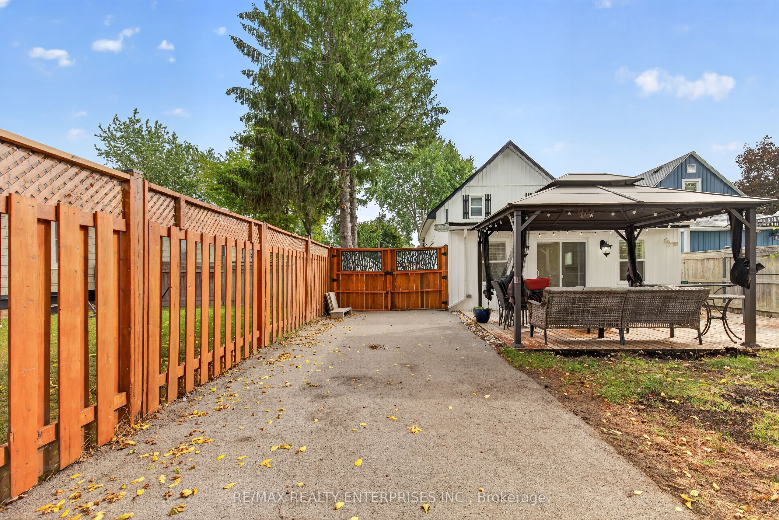 446 Cambridge Road W Property Photo 41