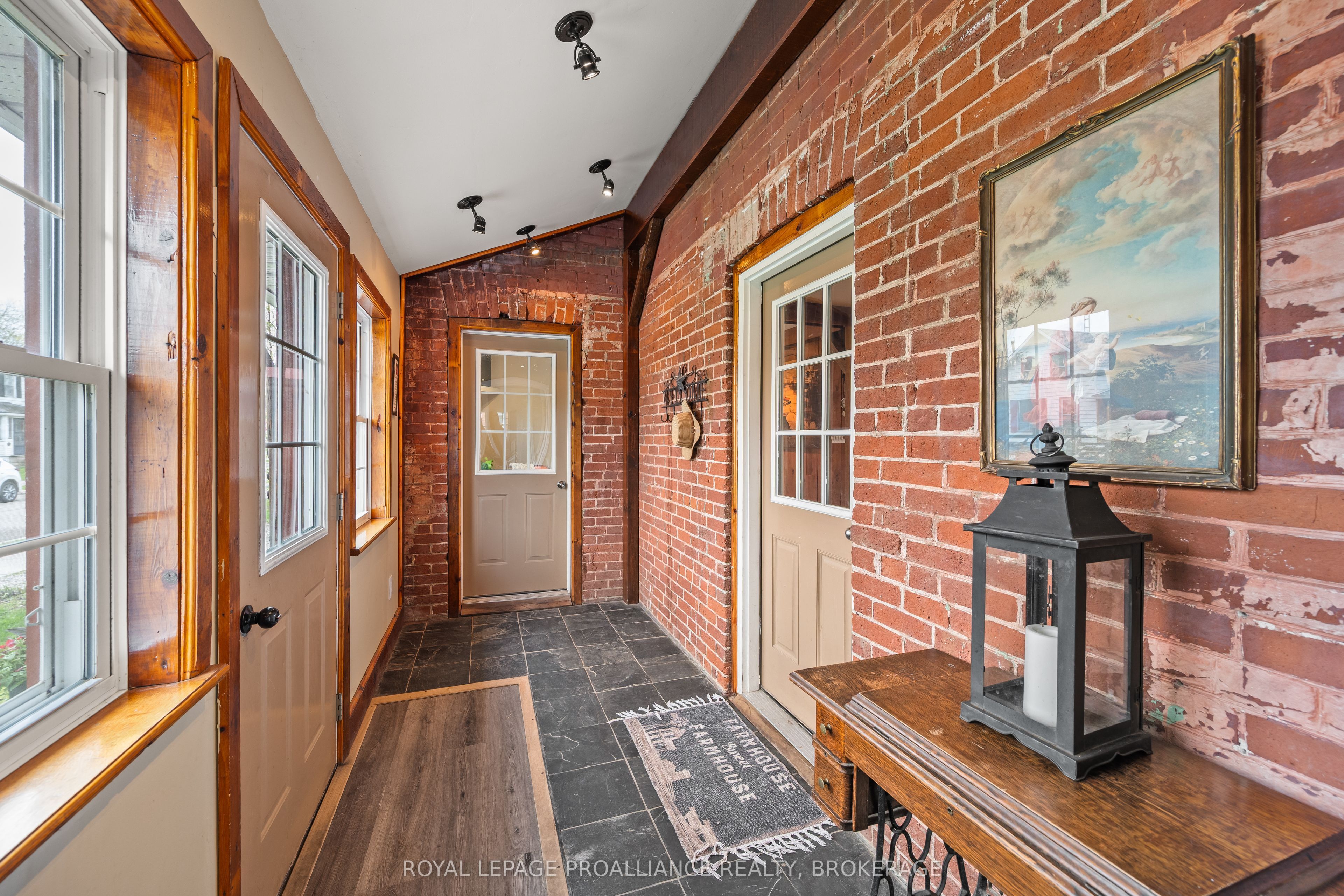 277 Brock Street Property Photo 4