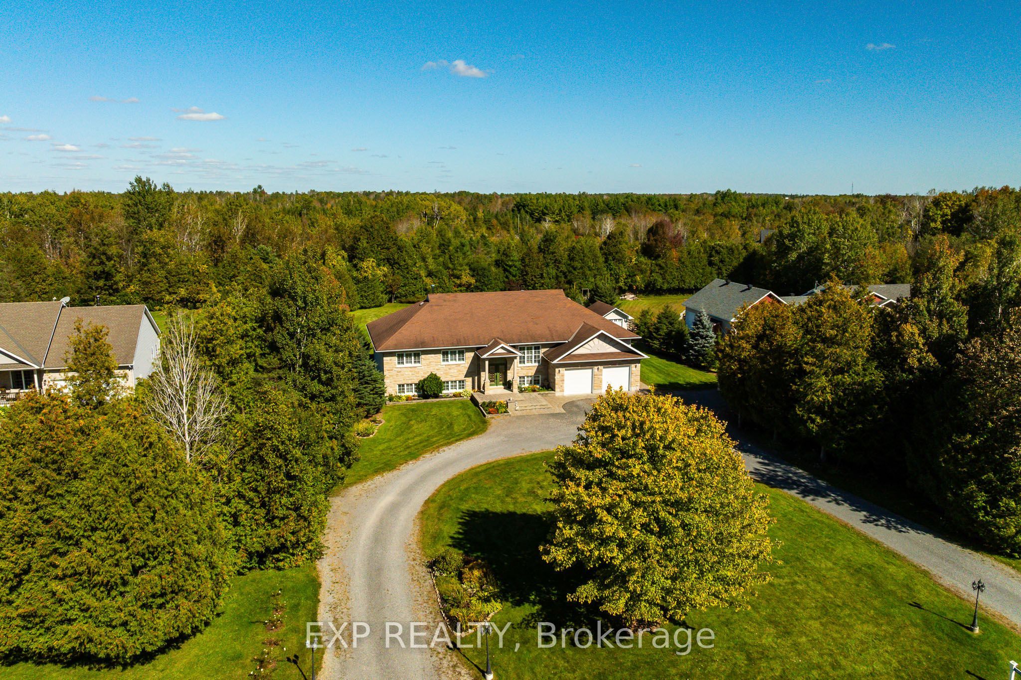 140 Windmill Crescent Property Photo 2