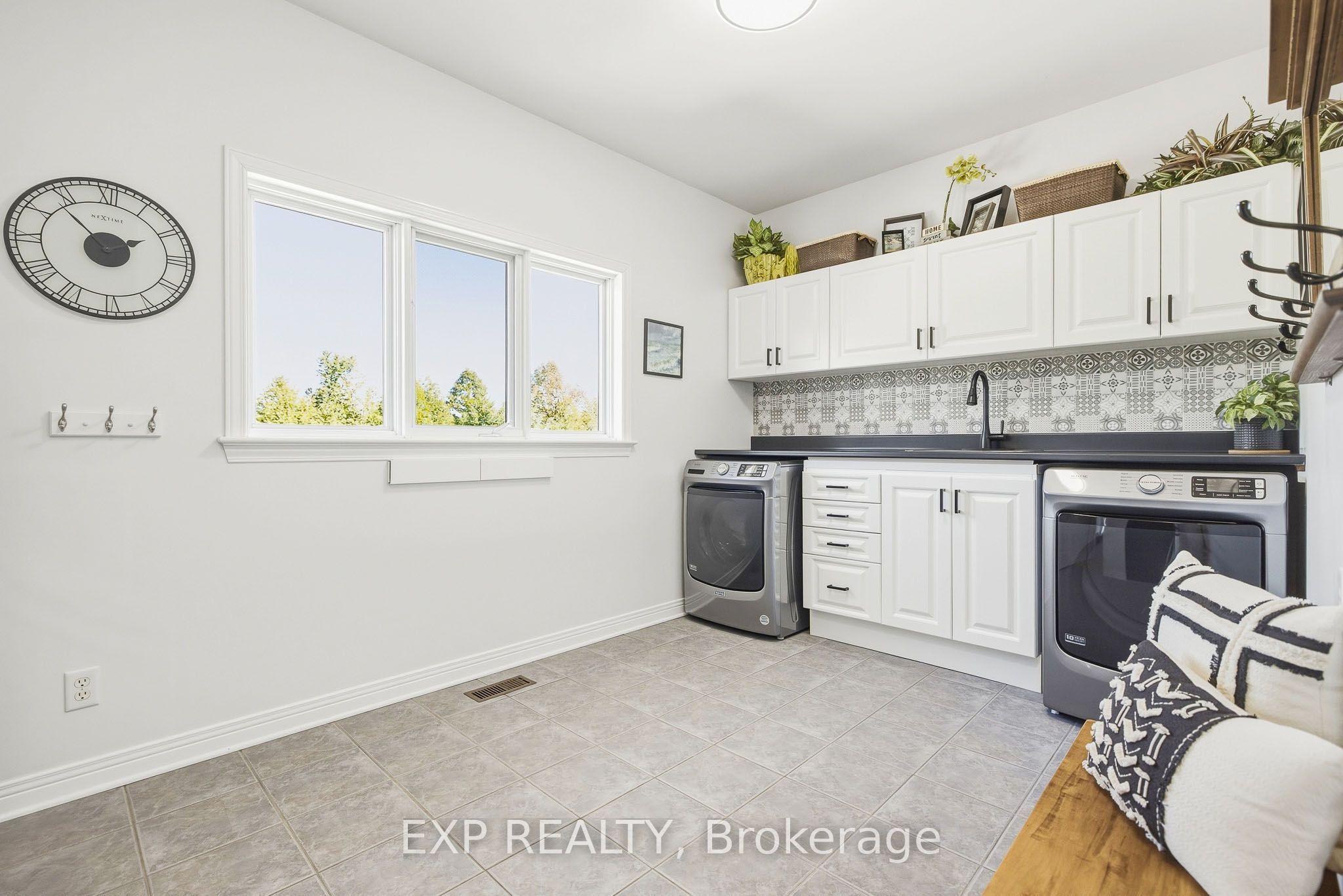 140 Windmill Crescent Property Photo 20