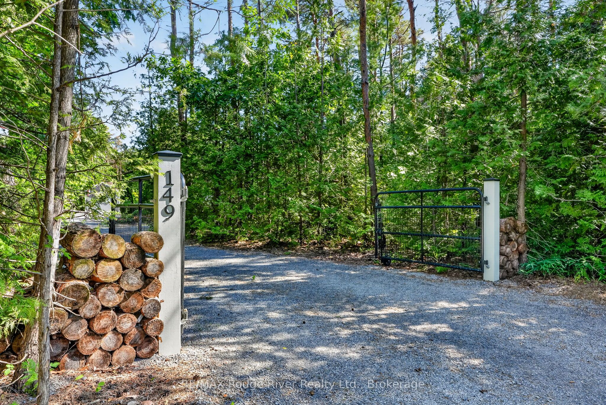149 Pine Tree Lane Property Photo 6