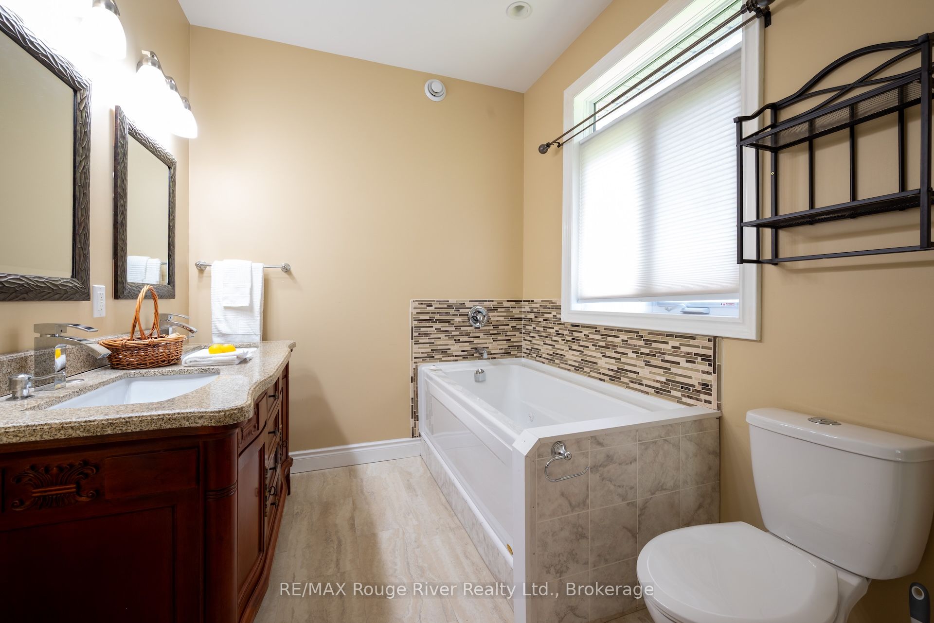 149 Pine Tree Lane Property Photo 22