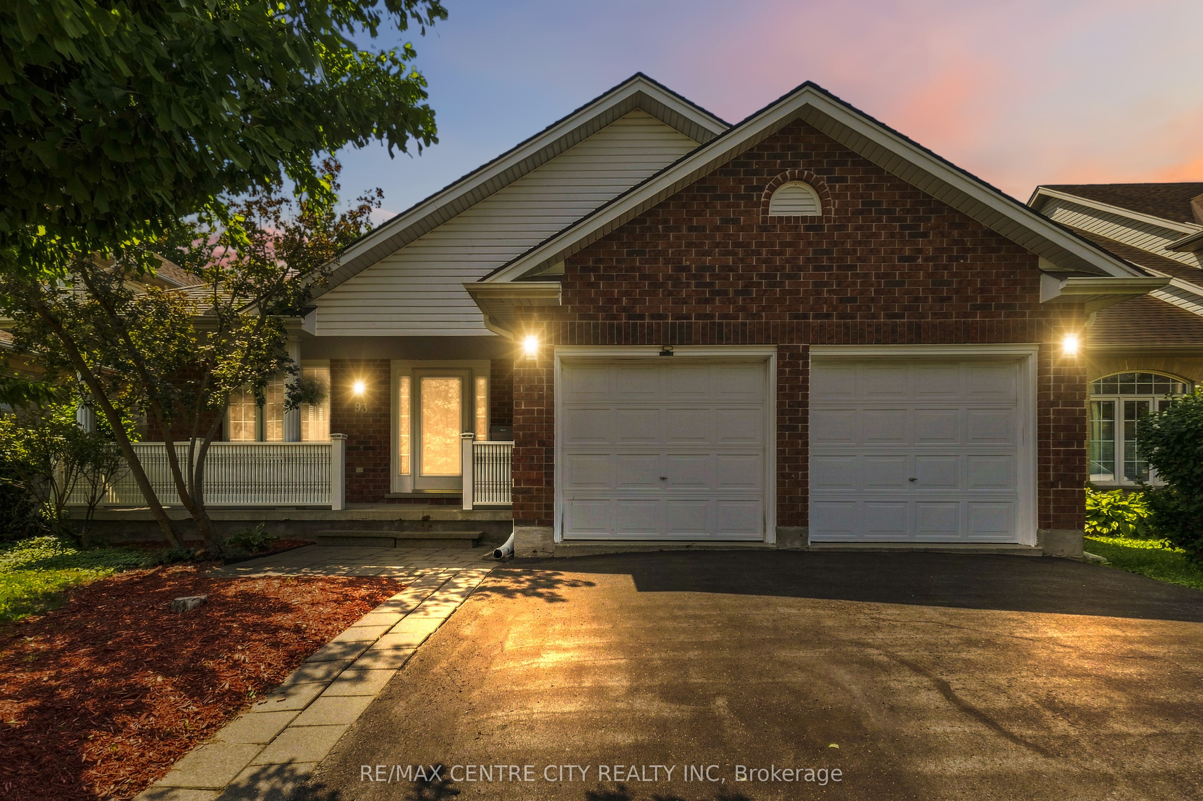 93 Mctaggart Court Property Photo 3