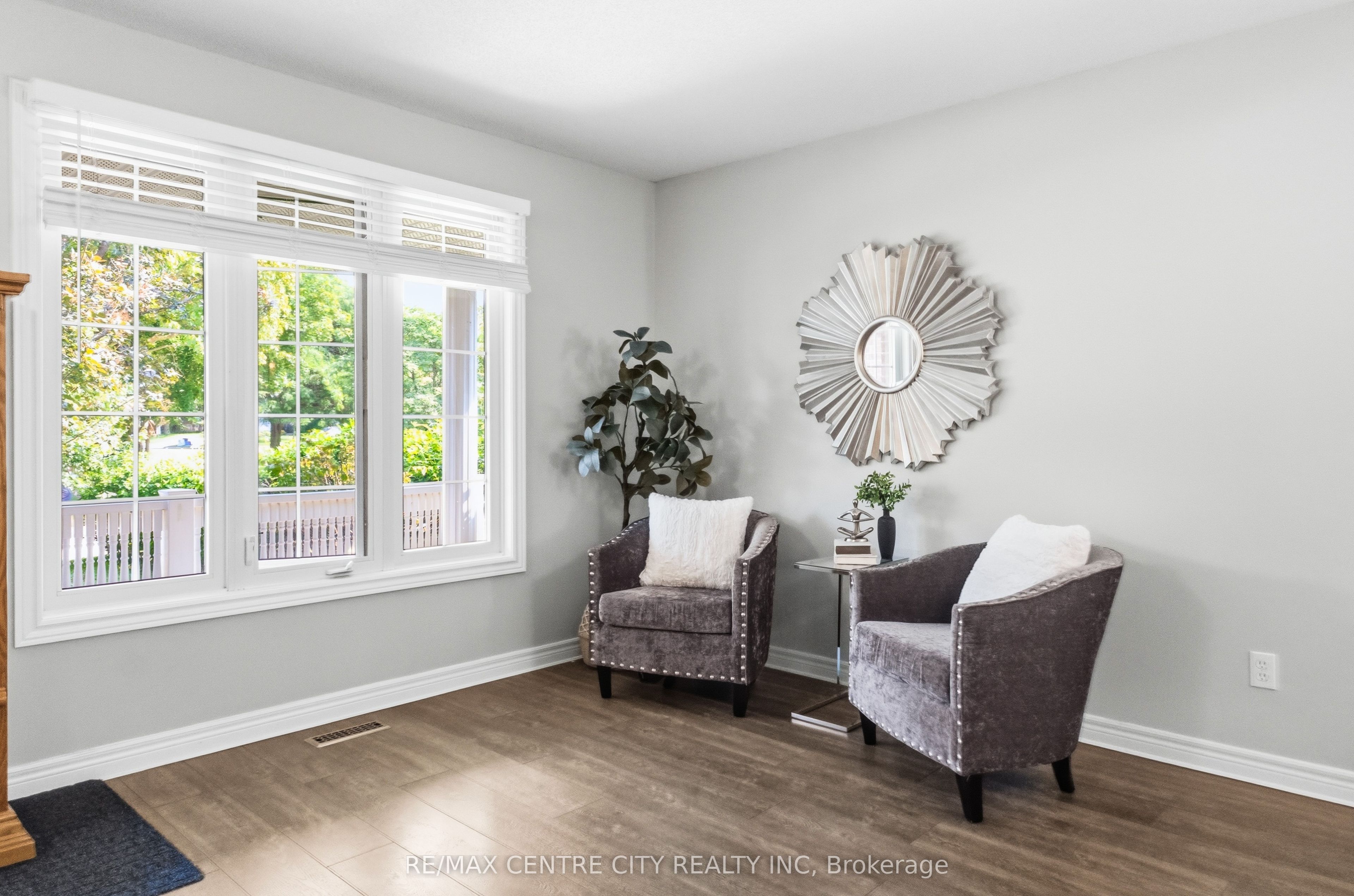 93 Mctaggart Court Property Photo 8
