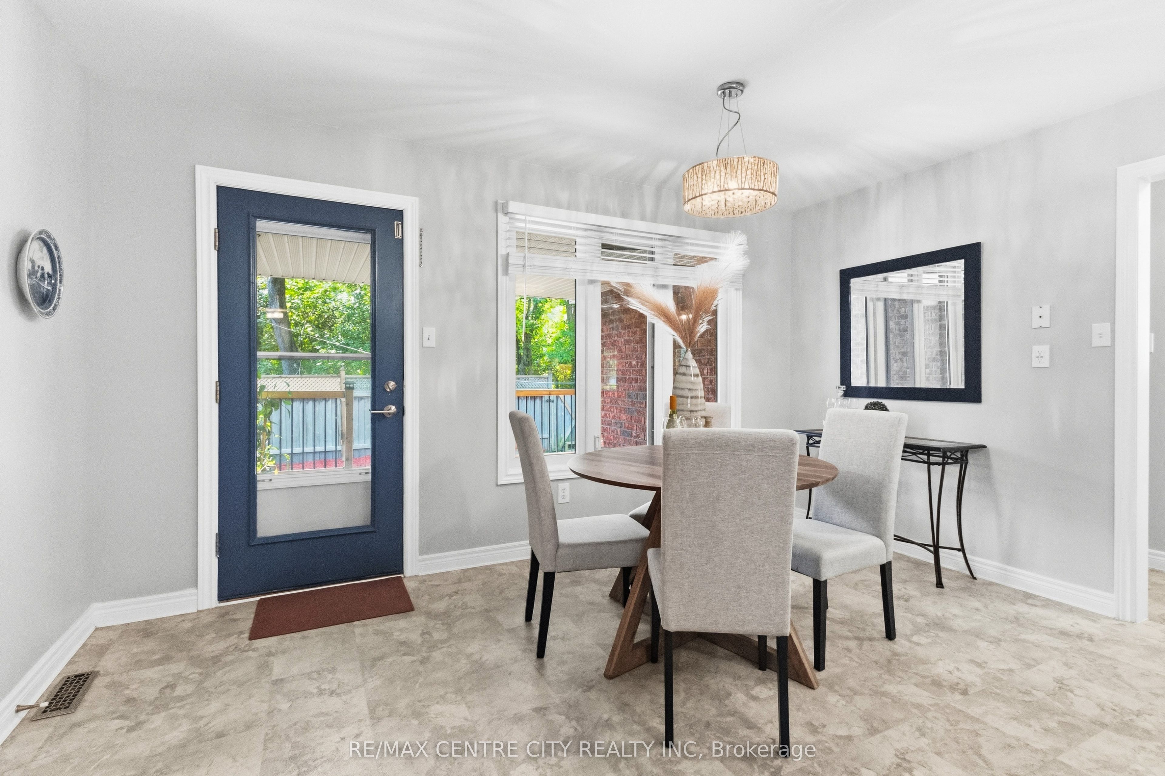 93 Mctaggart Court Property Photo 19
