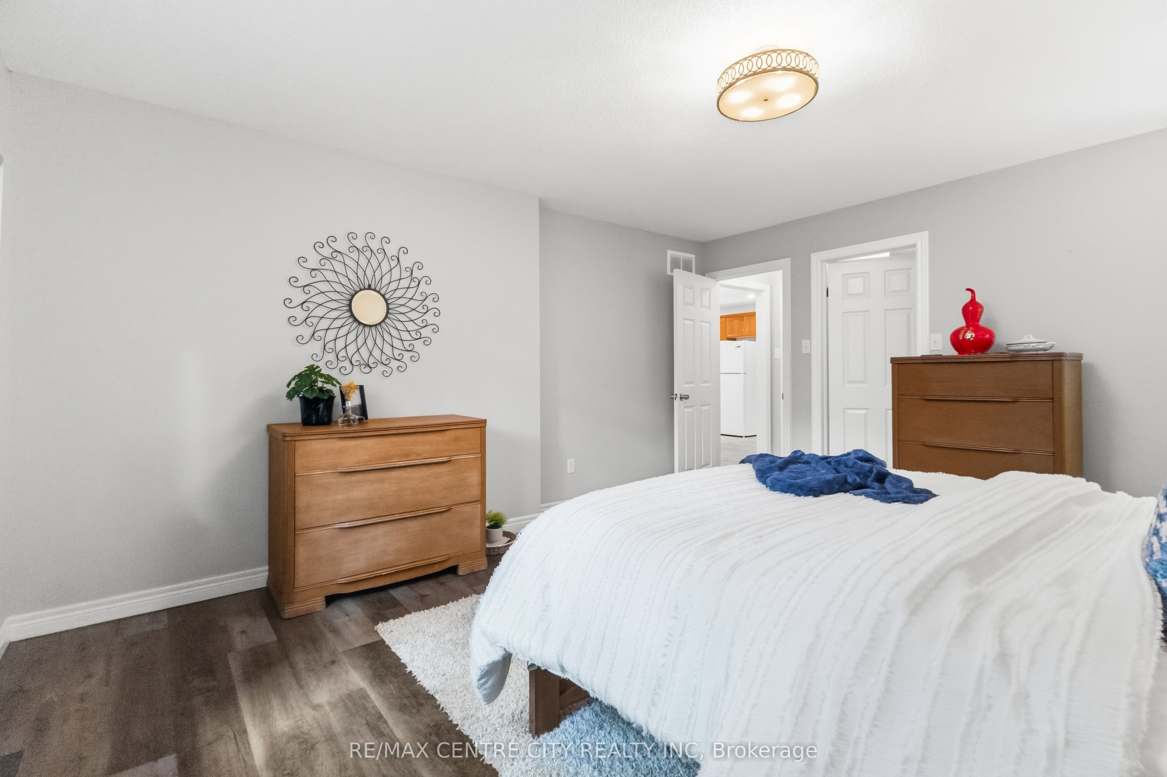 93 Mctaggart Court Property Photo 24