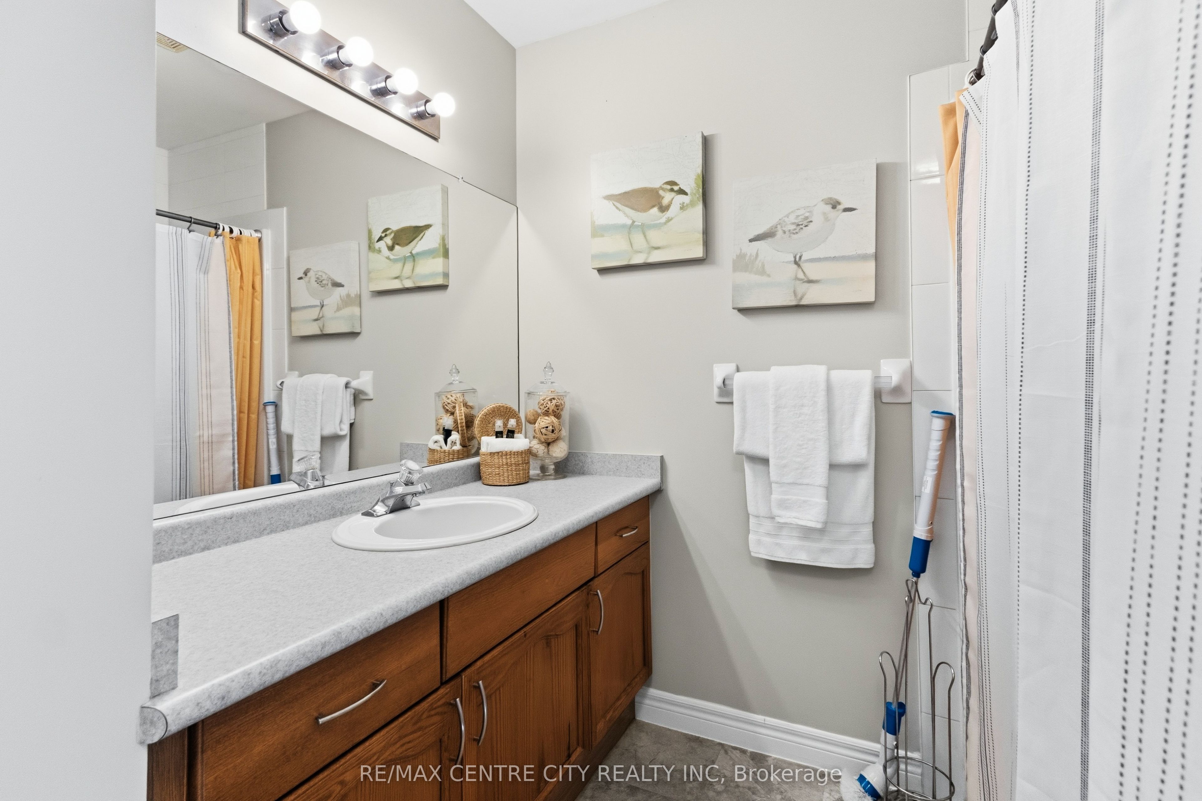 93 Mctaggart Court Property Photo 25