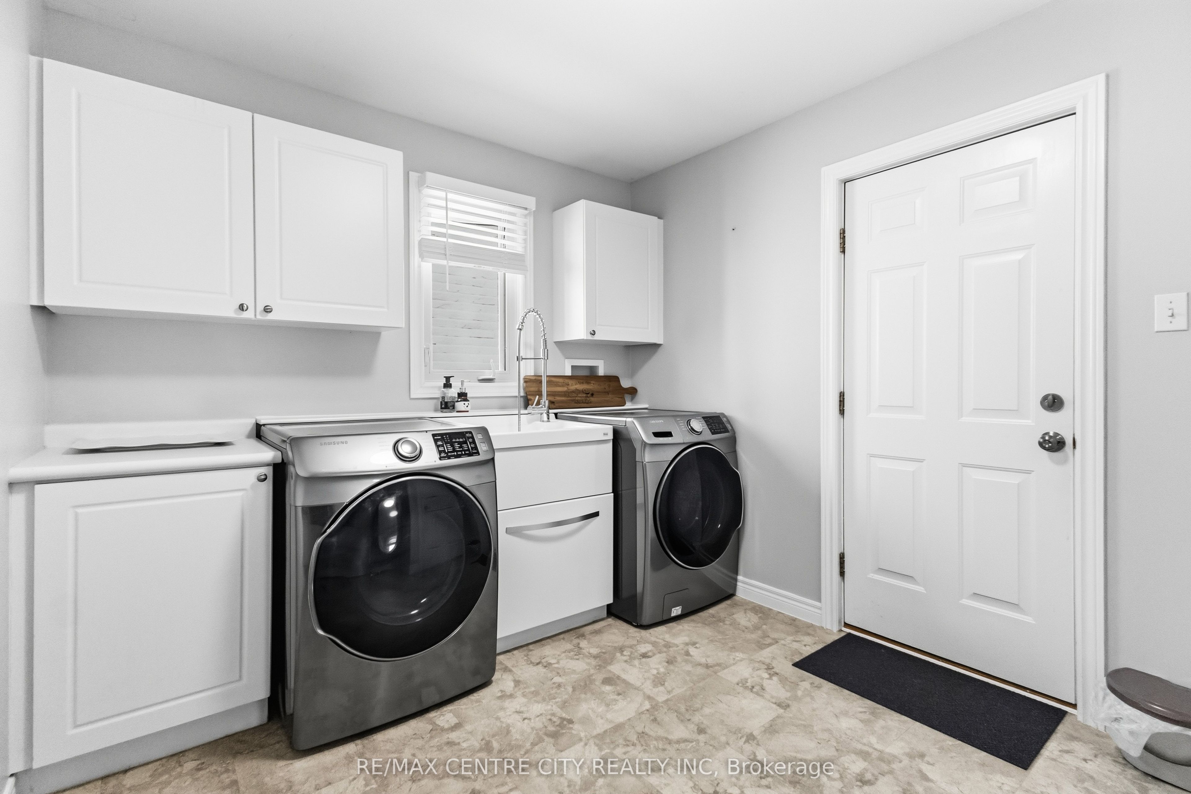 93 Mctaggart Court Property Photo 29