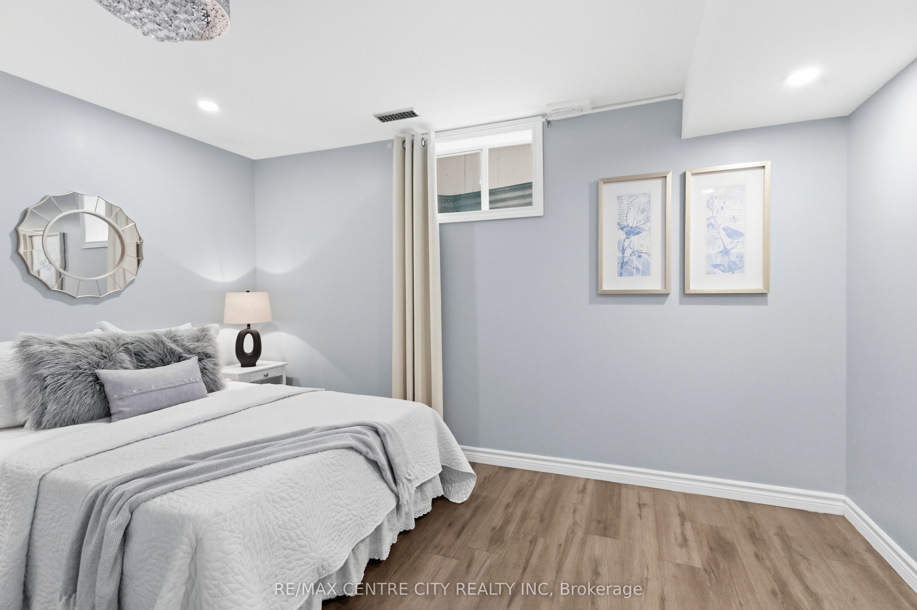 93 Mctaggart Court Property Photo 41