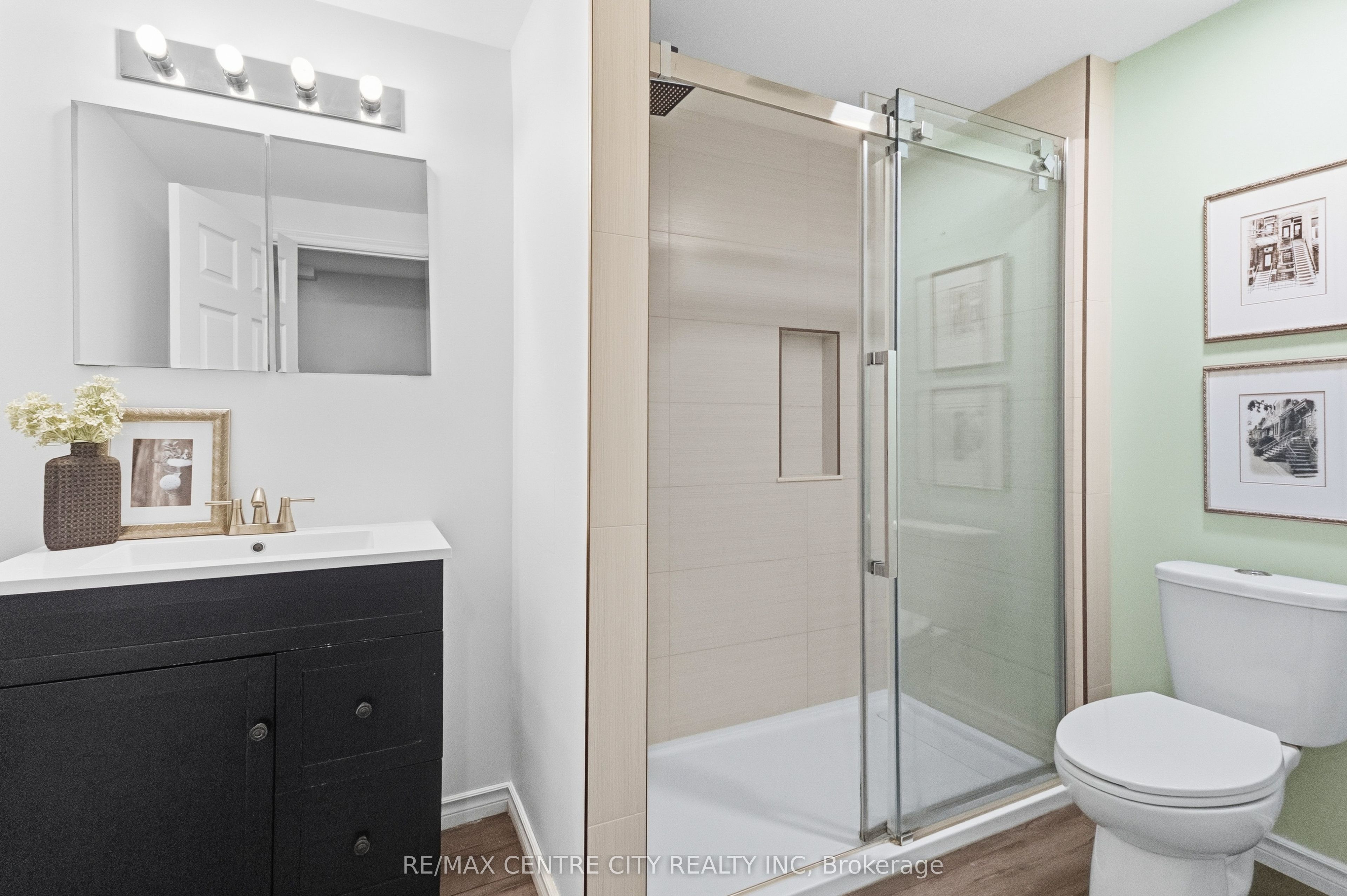 93 Mctaggart Court Property Photo 44