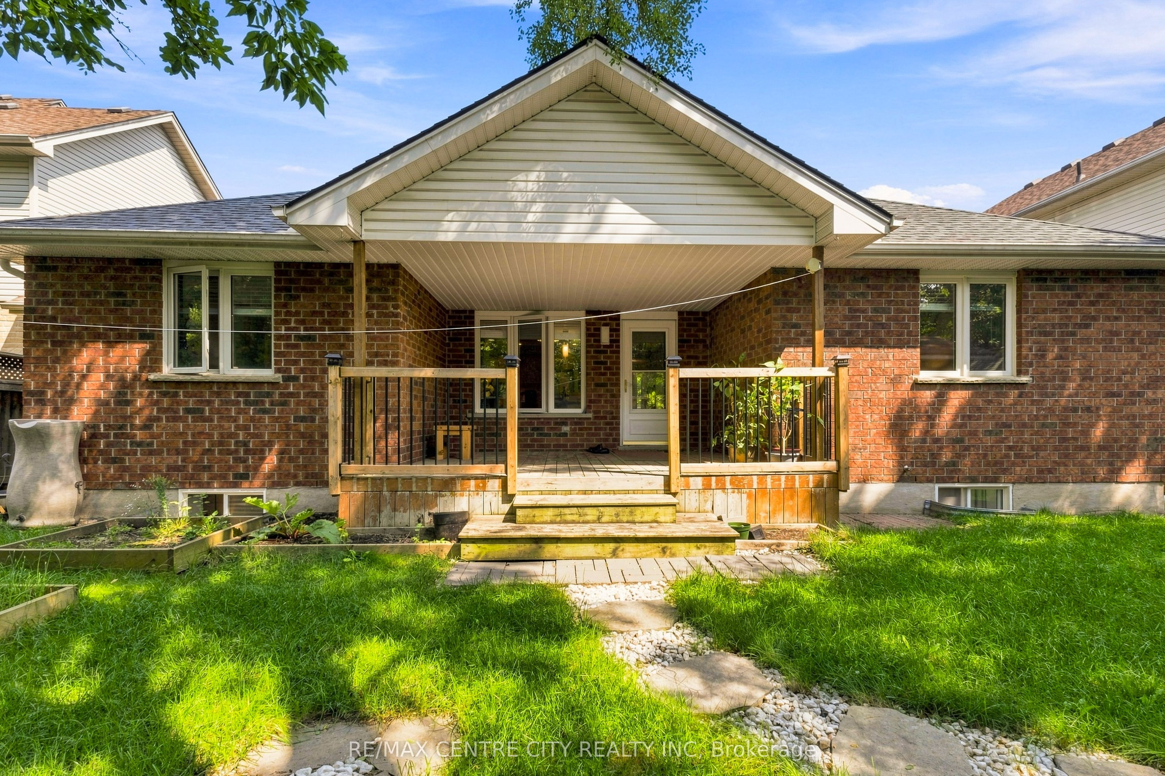 93 Mctaggart Court Property Photo 46