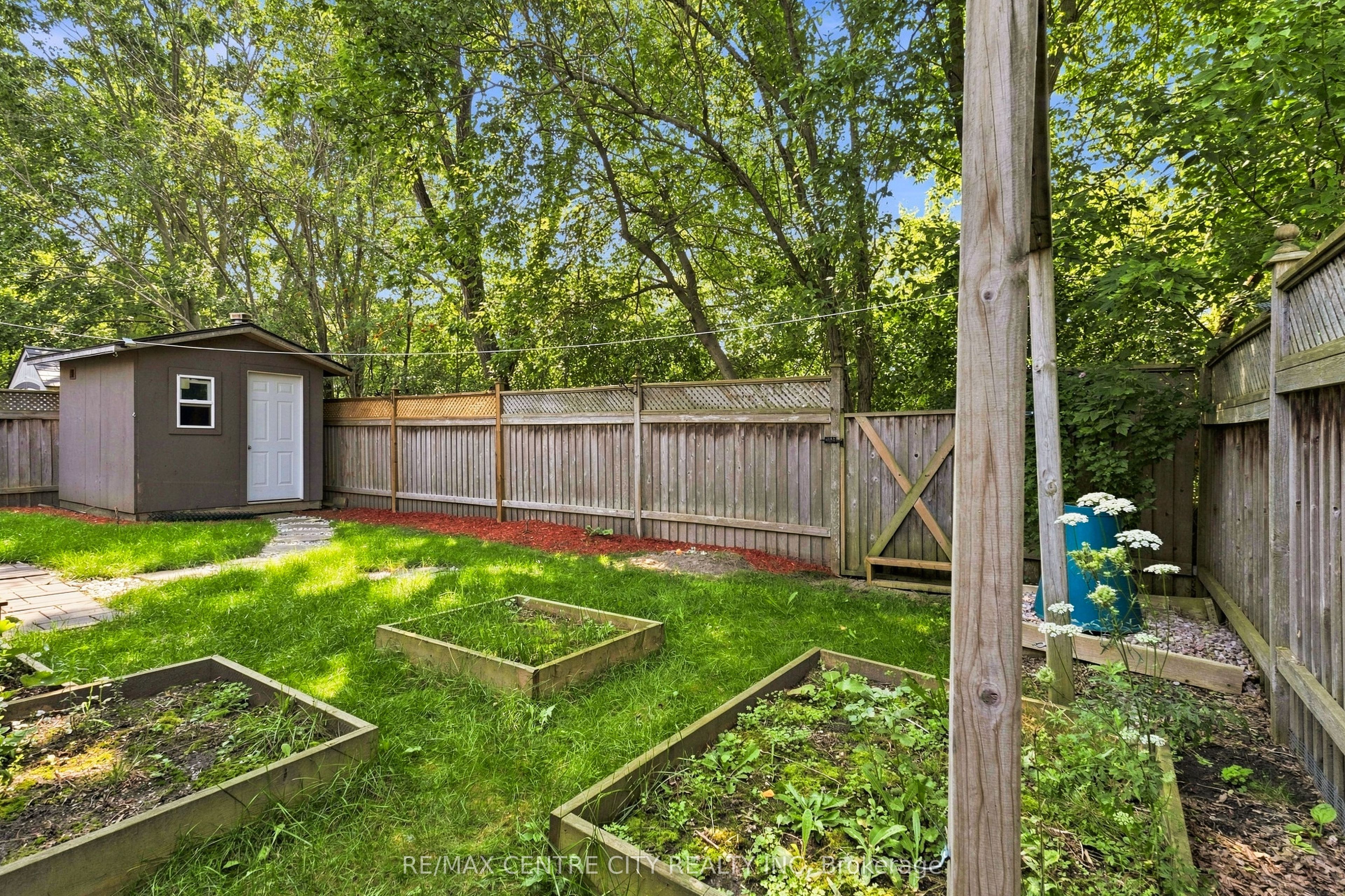 93 Mctaggart Court Property Photo 47