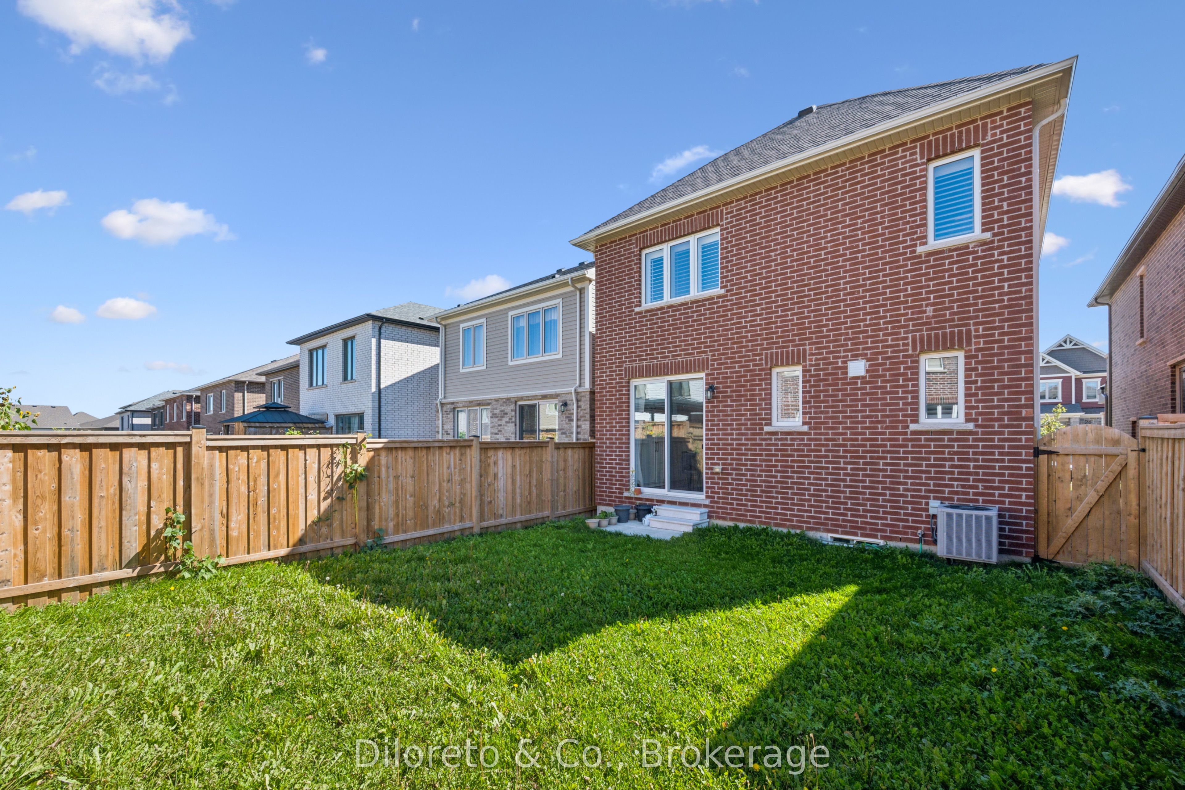 23 Saxony Street Property Photo 32
