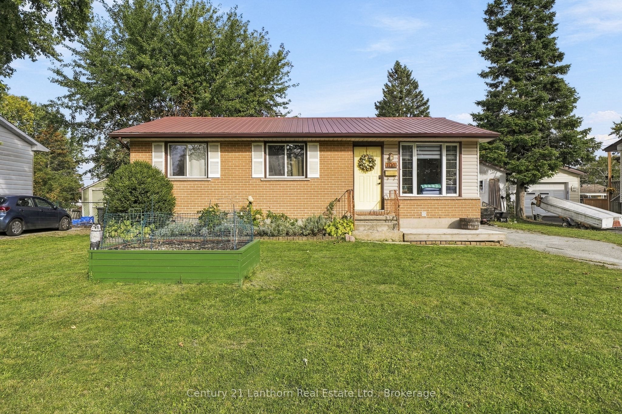 706 Willis Street Property Photo 1