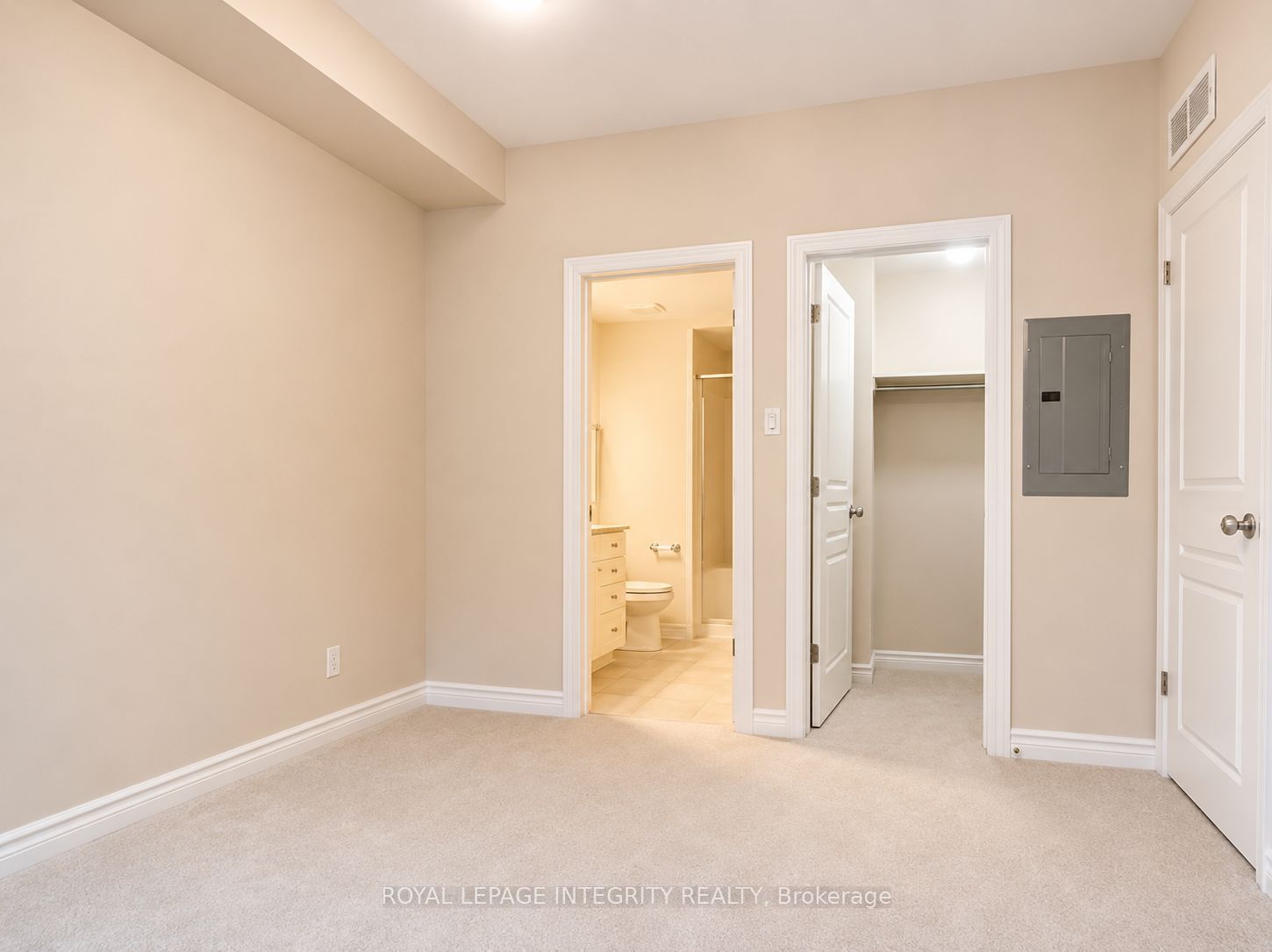 20 Tadley Private A Property Photo 11