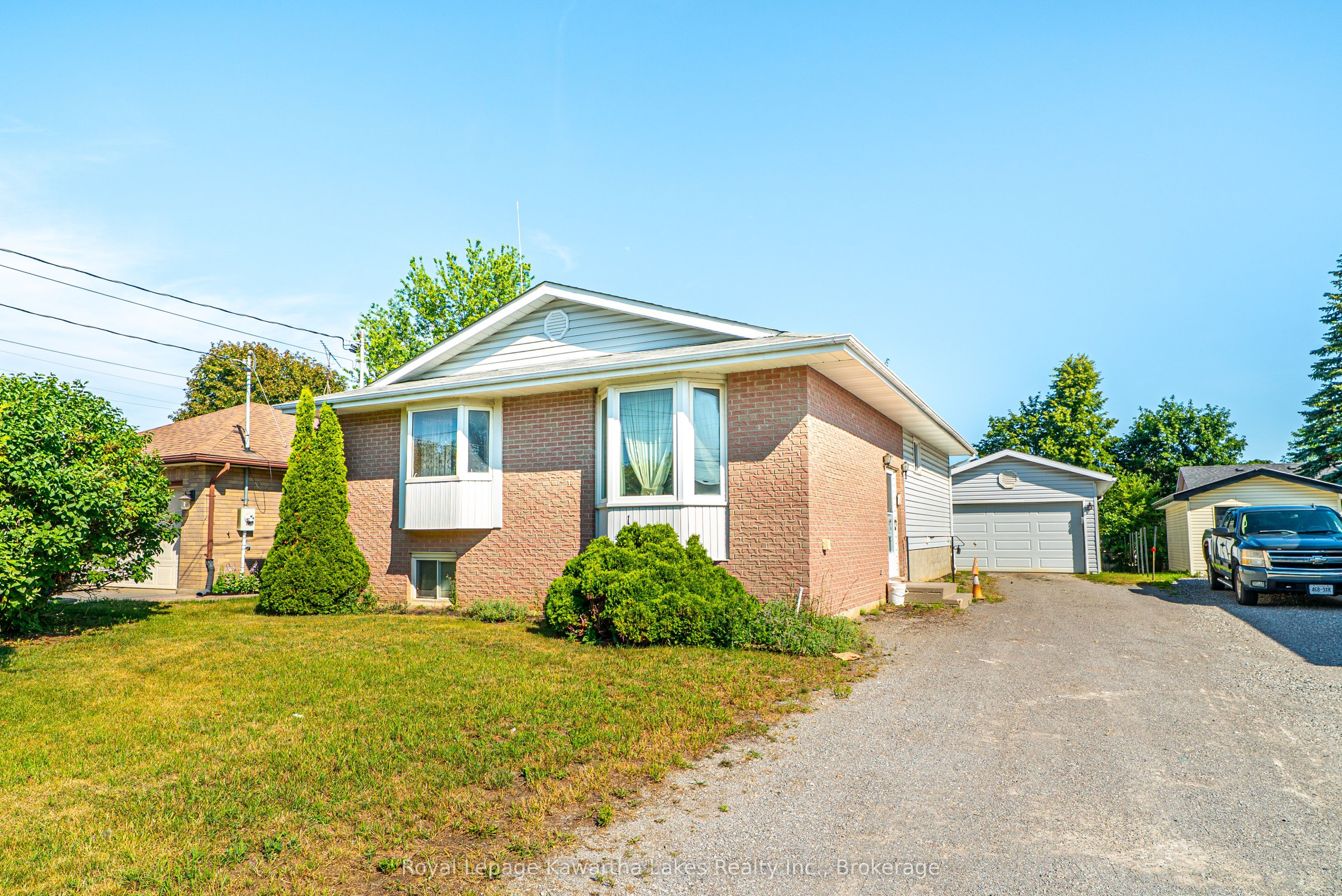 182 Colborne Street W
