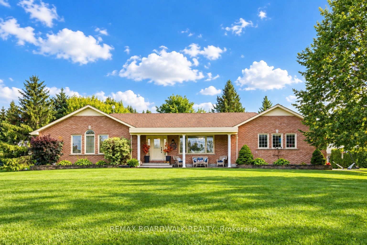 2725 Mcintosh Road Property Photo 1