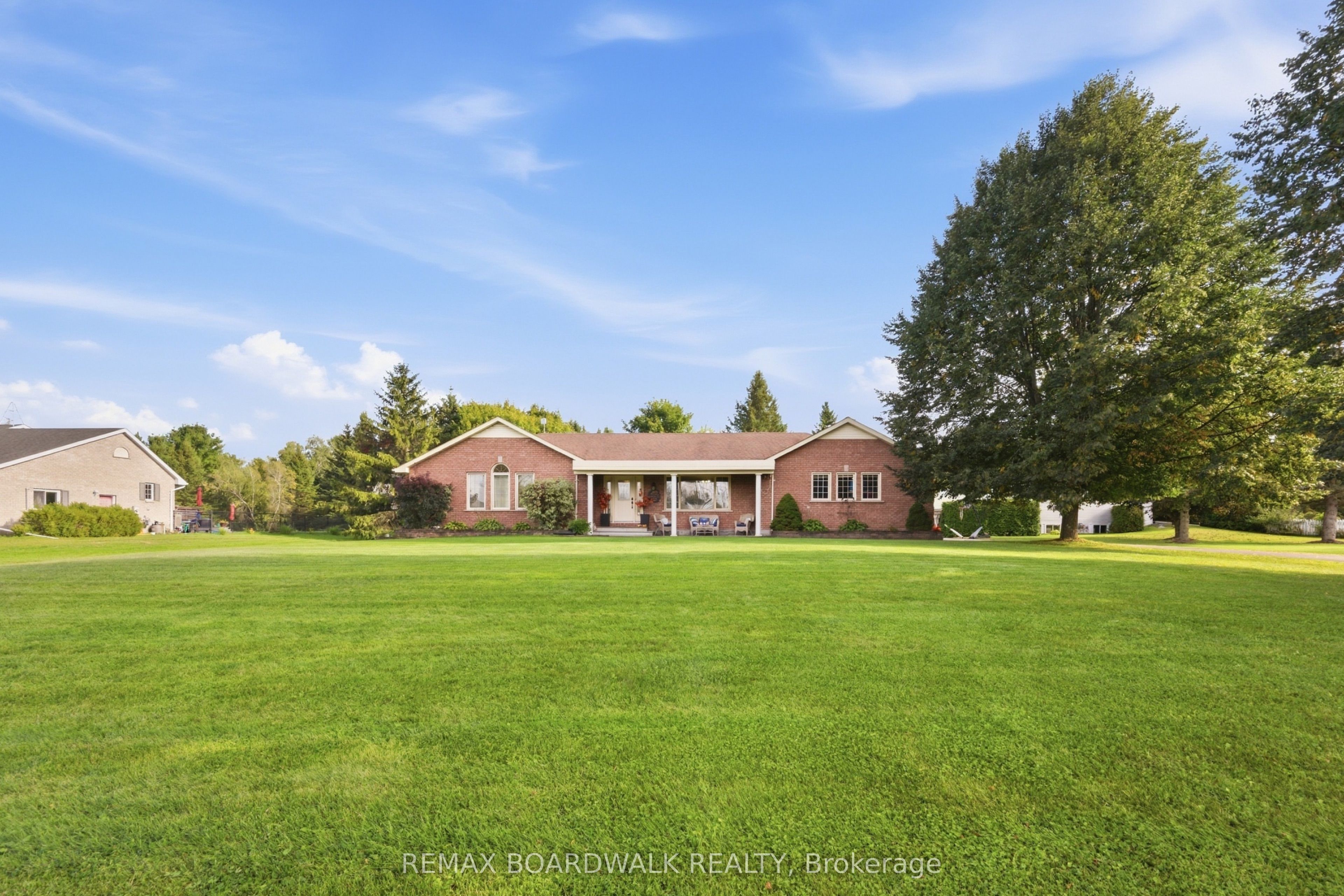 2725 Mcintosh Road Property Photo 2