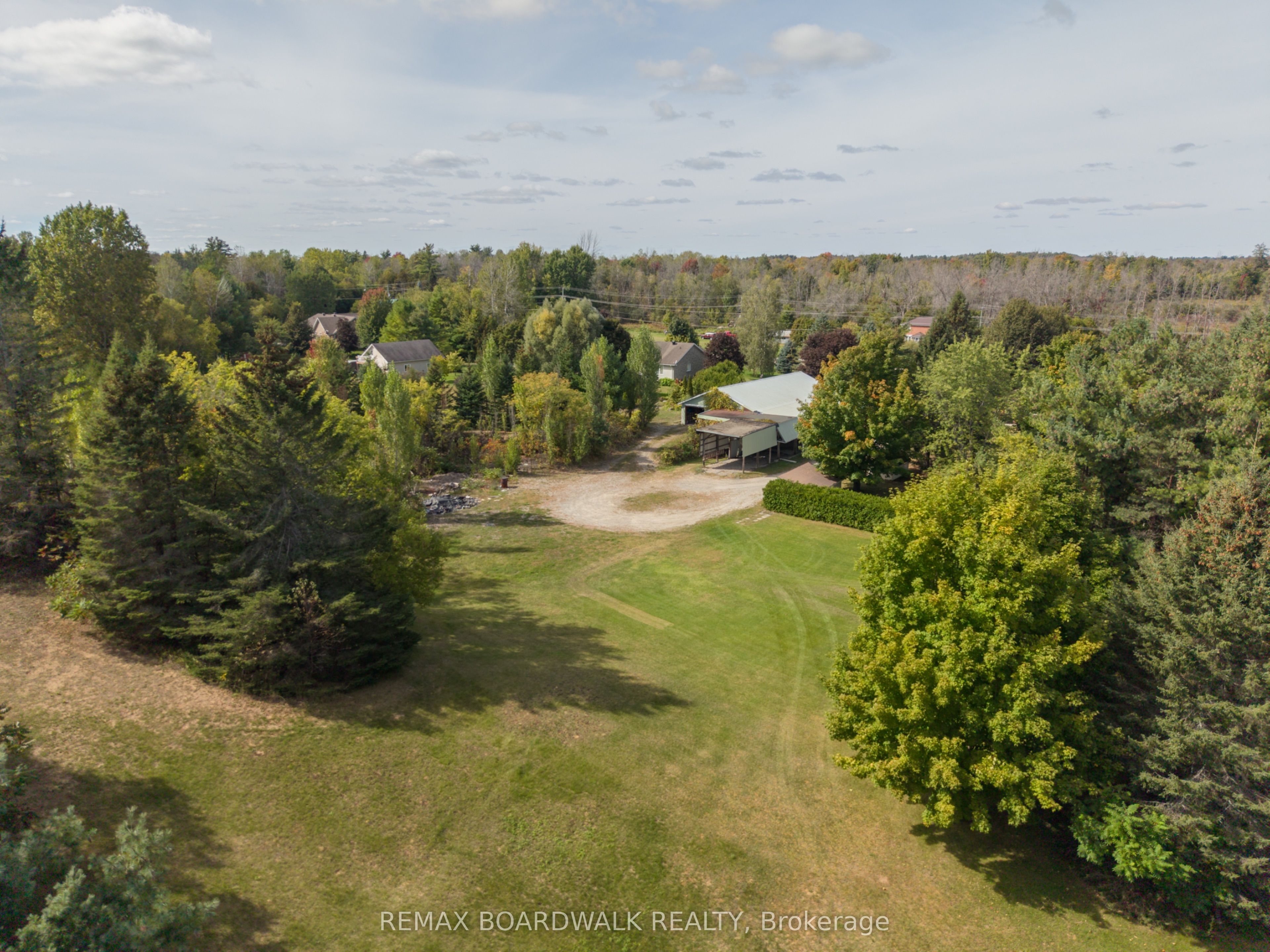 2725 Mcintosh Road Property Photo 5