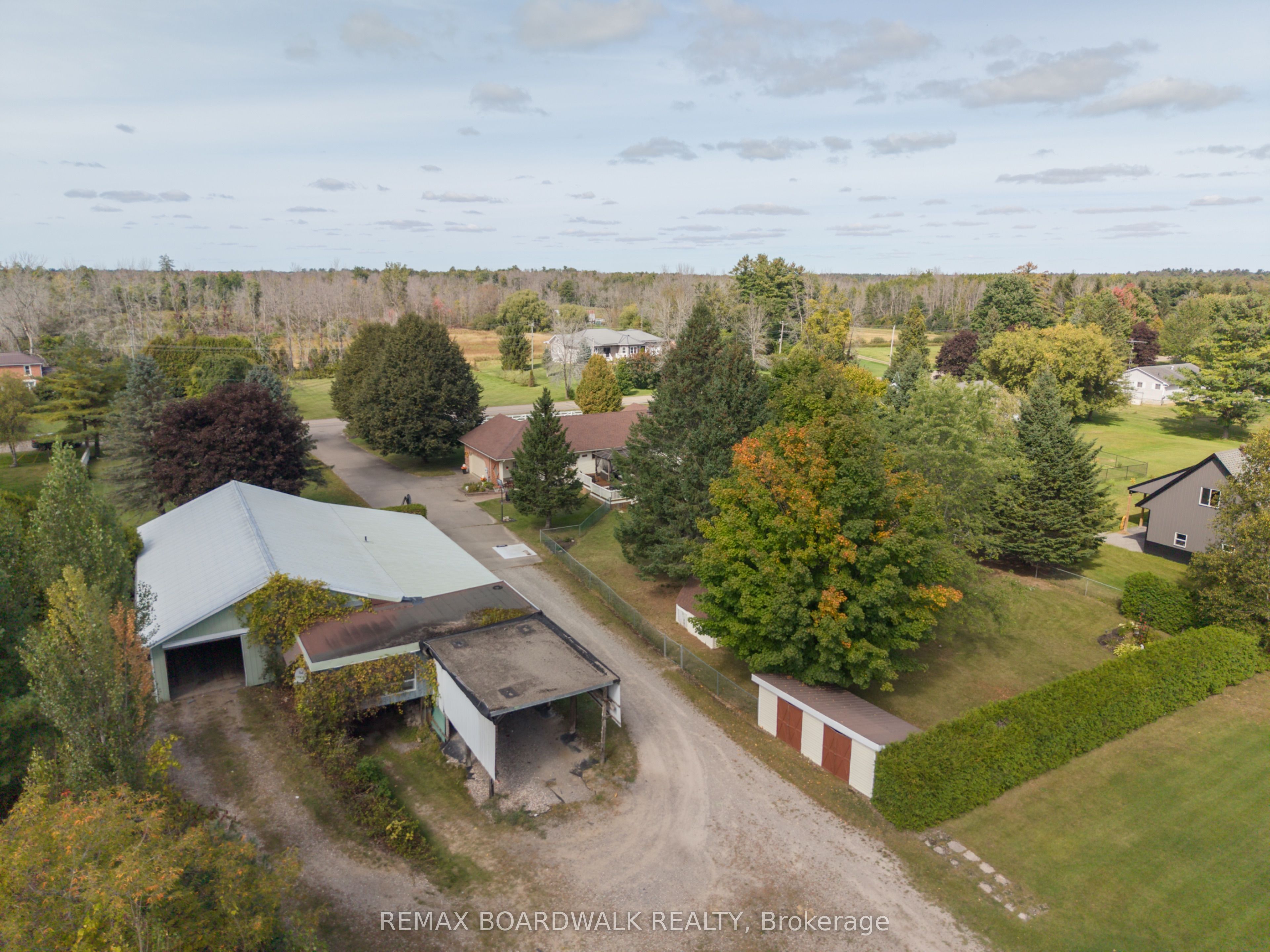 2725 Mcintosh Road Property Photo 6