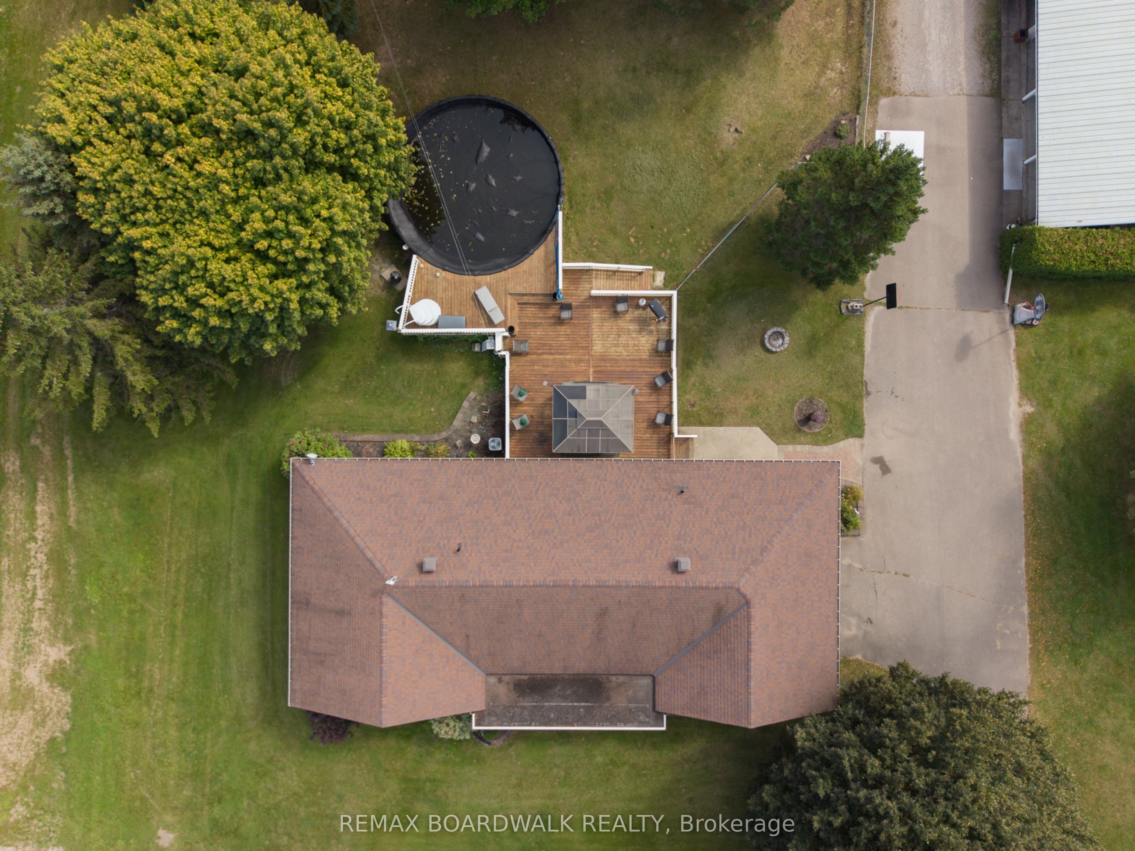 2725 Mcintosh Road Property Photo 7