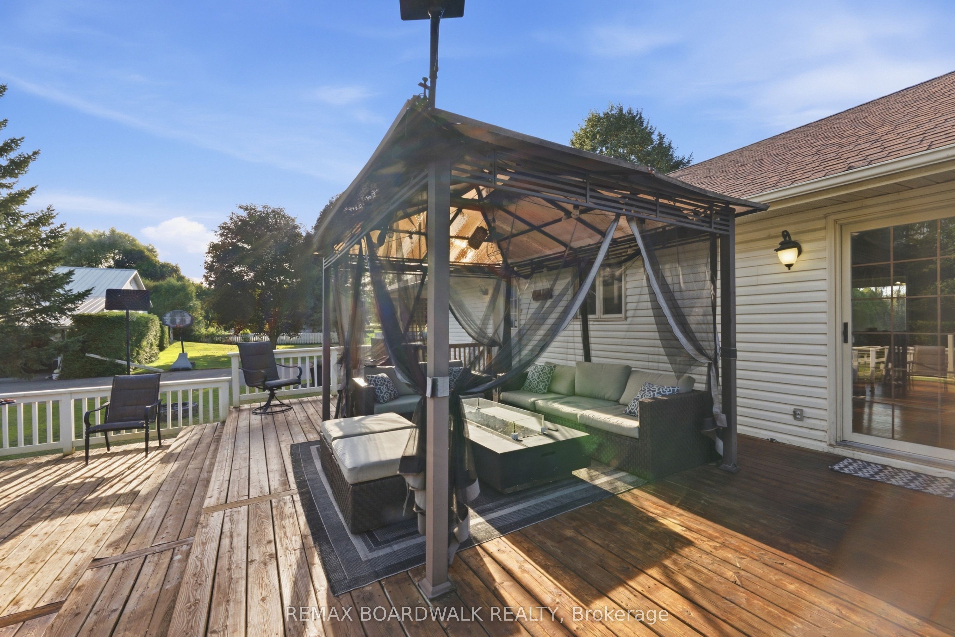2725 Mcintosh Road Property Photo 10