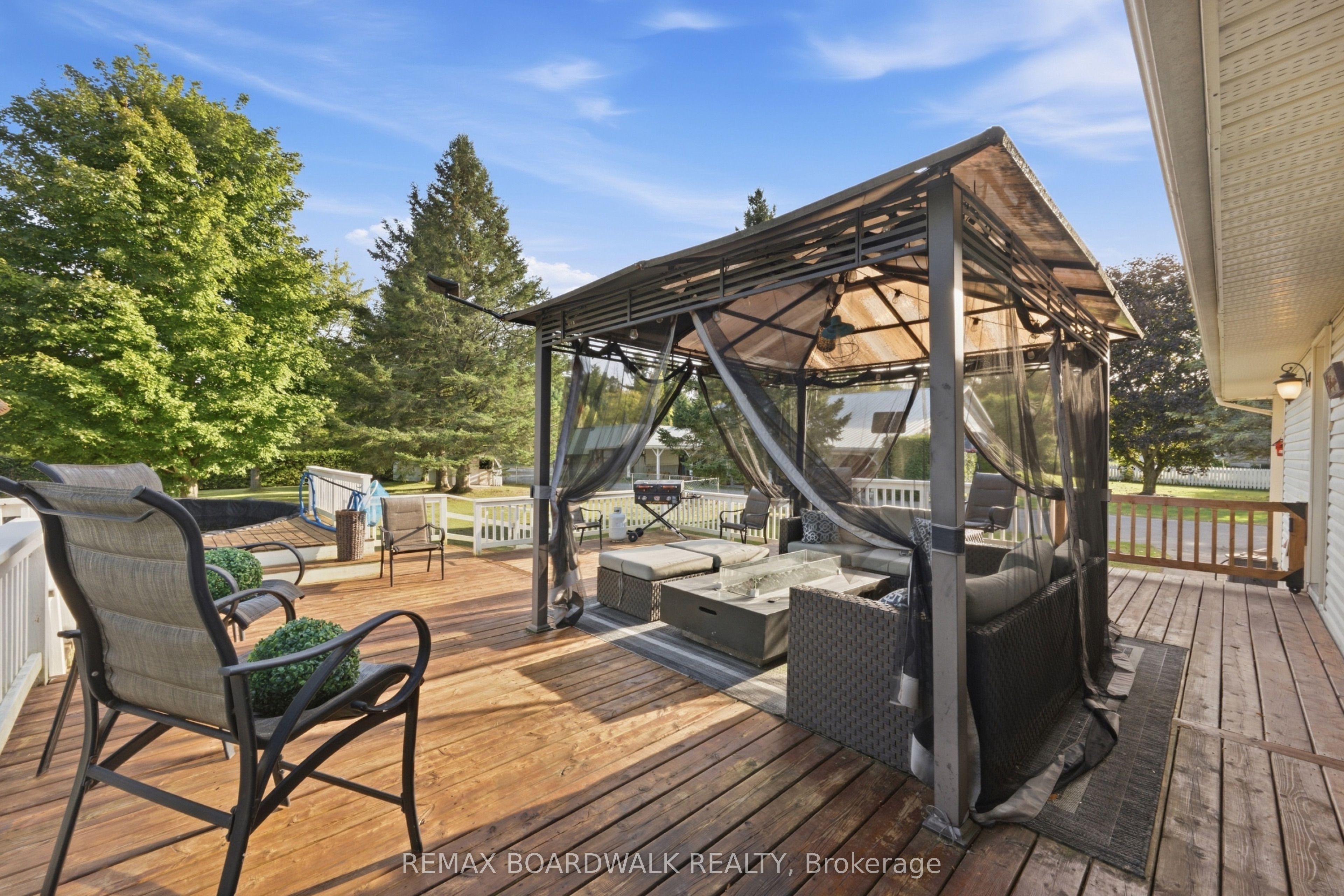 2725 Mcintosh Road Property Photo 11