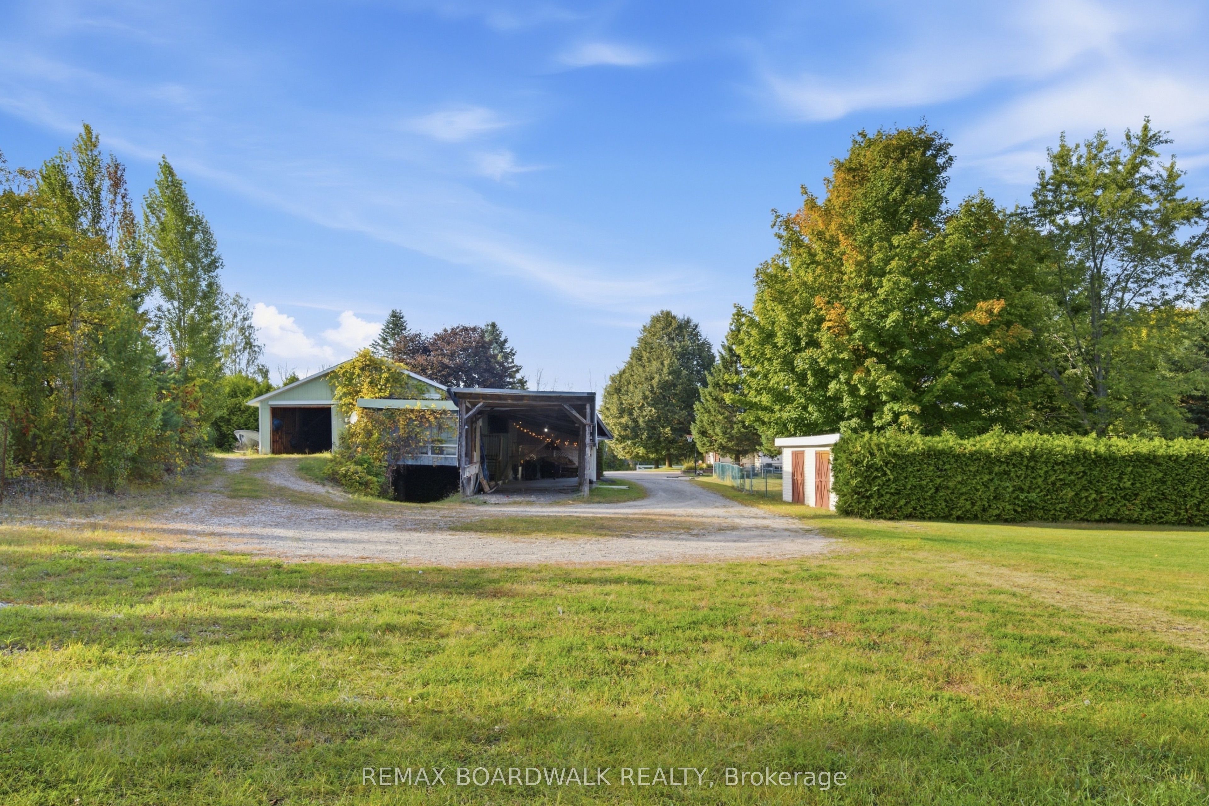 2725 Mcintosh Road Property Photo 17