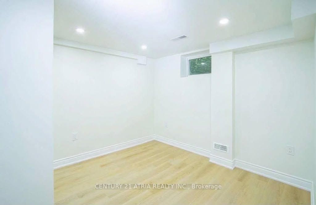 26 Magee Street Lower Property Photo 1