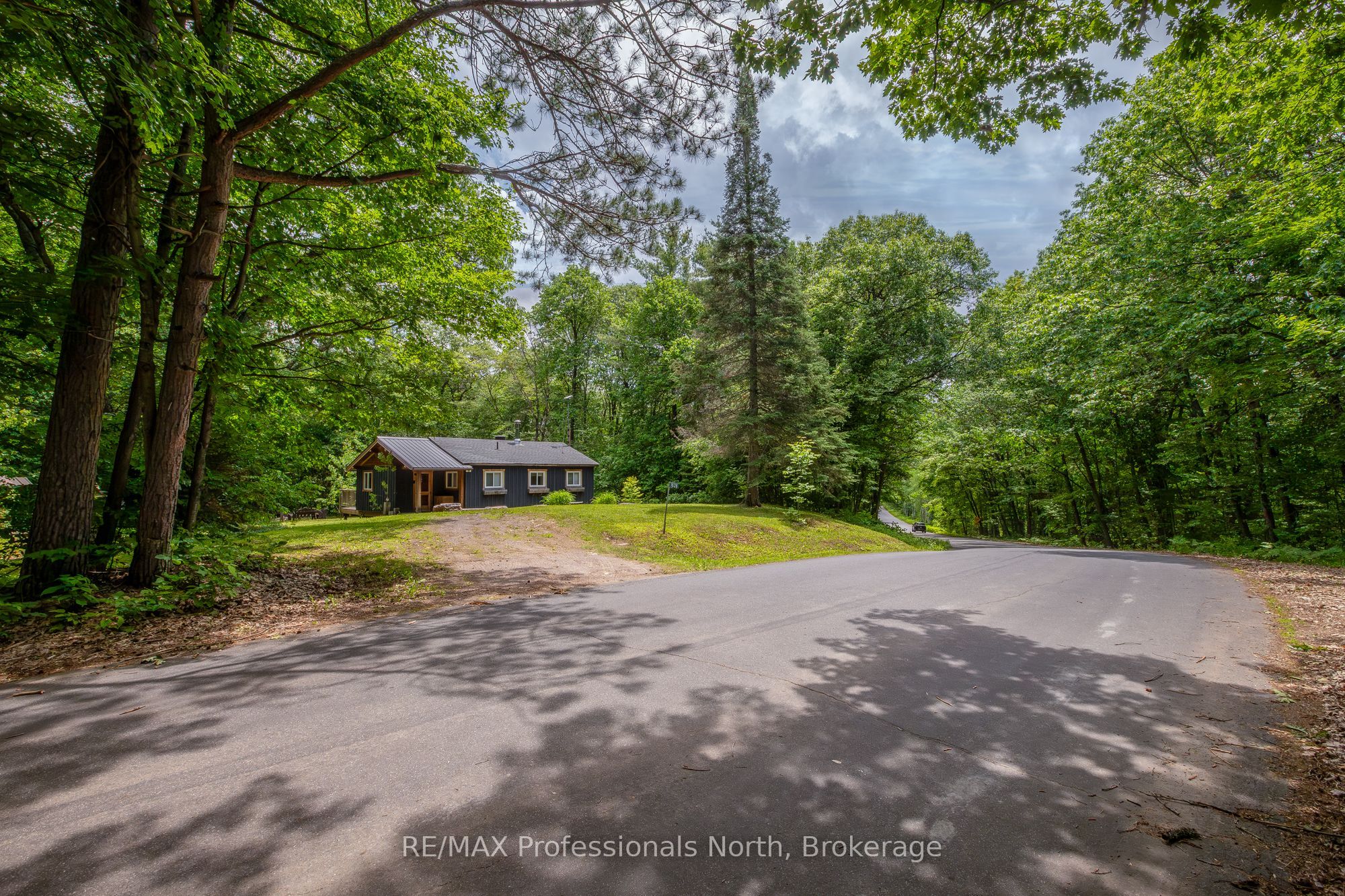 1628 Boshkung Lake Road Property Photo 4