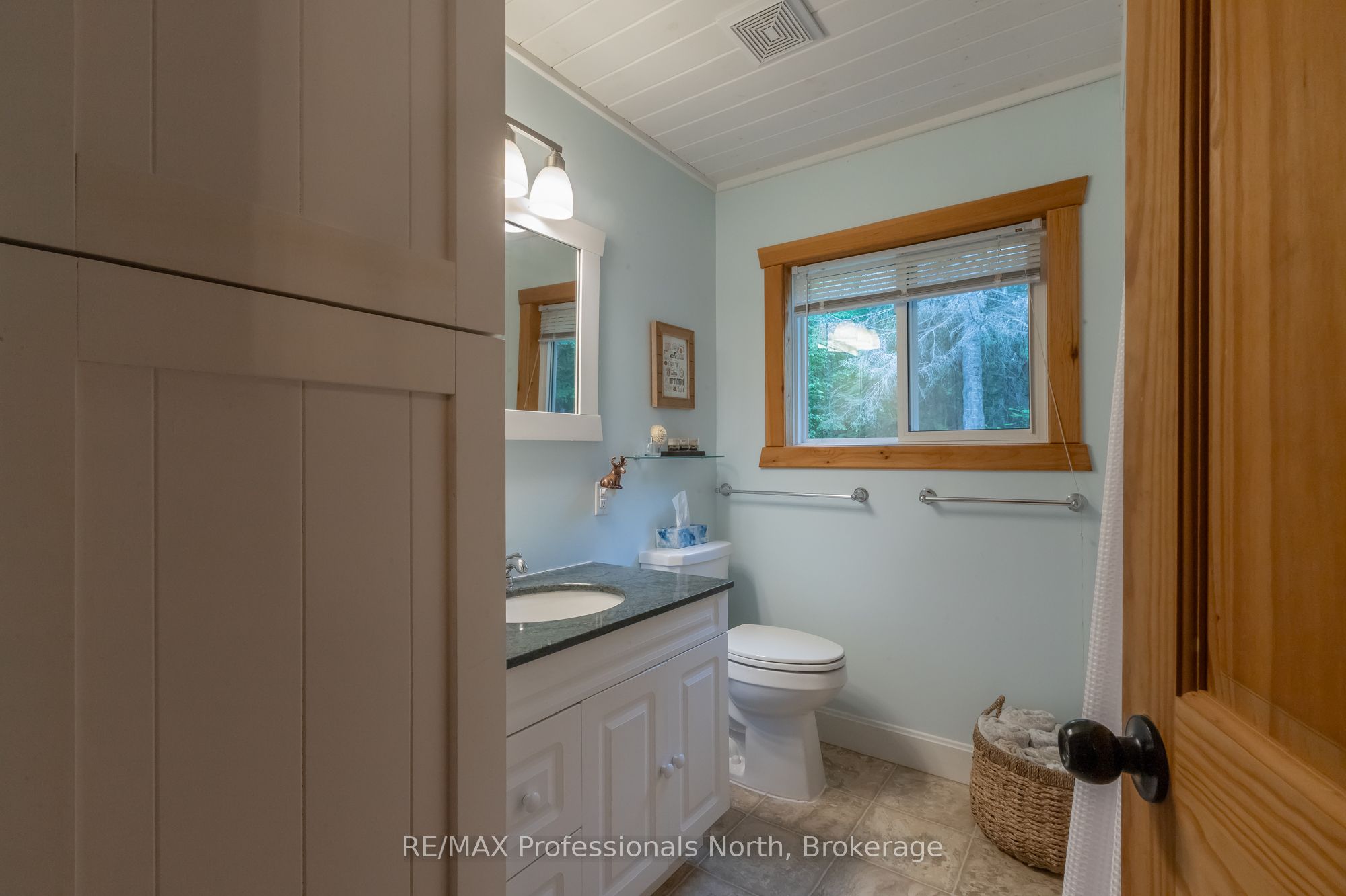 1628 Boshkung Lake Road Property Photo 23