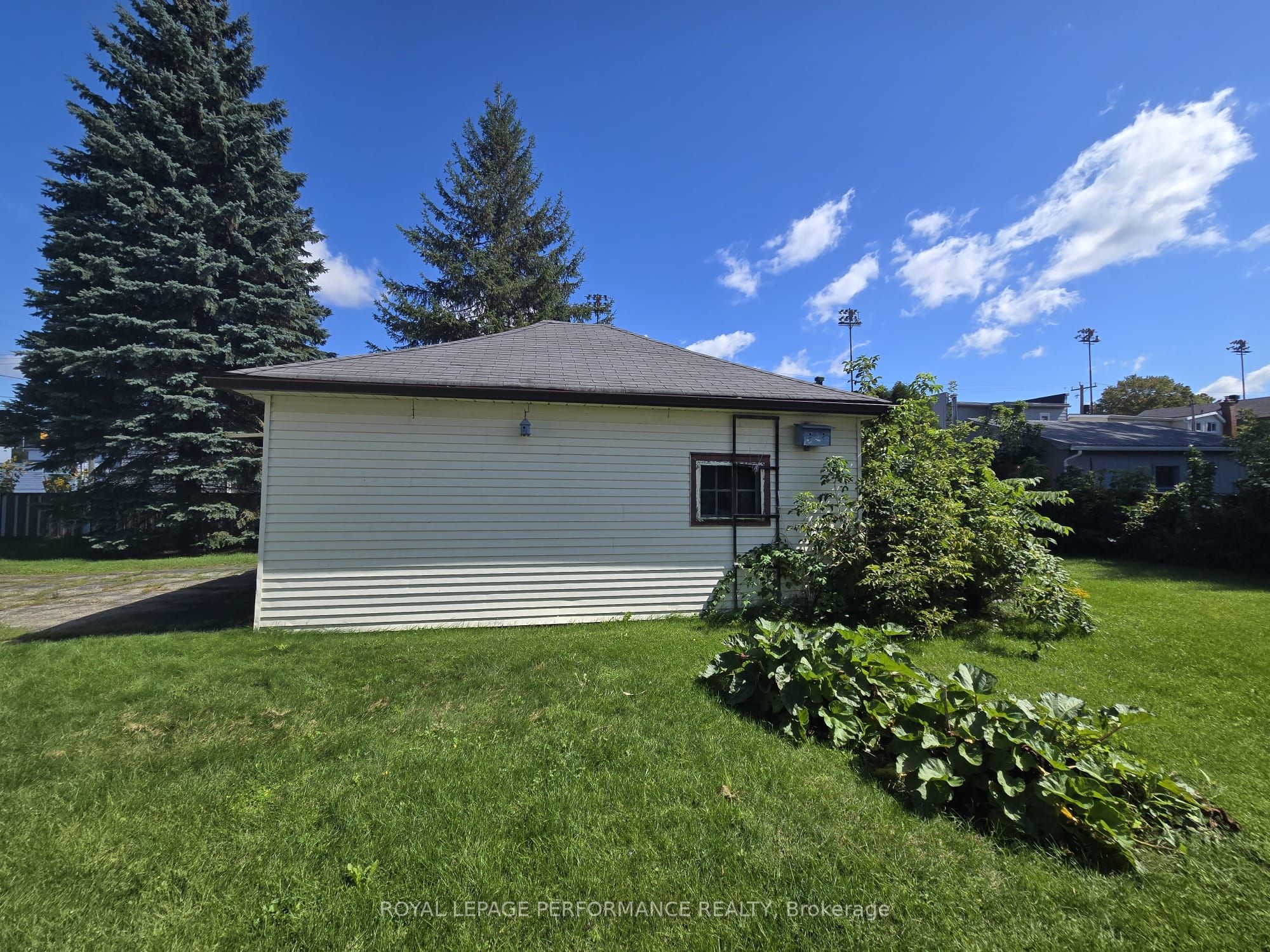 436 Fourth Street E Property Photo 6