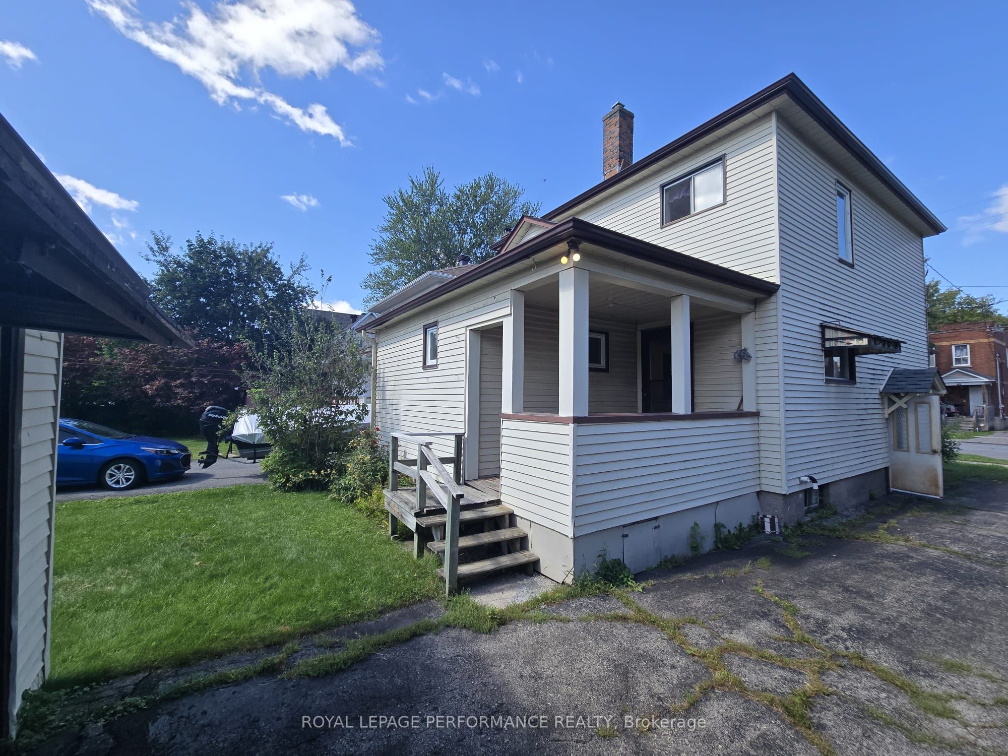 436 Fourth Street E Property Photo 9