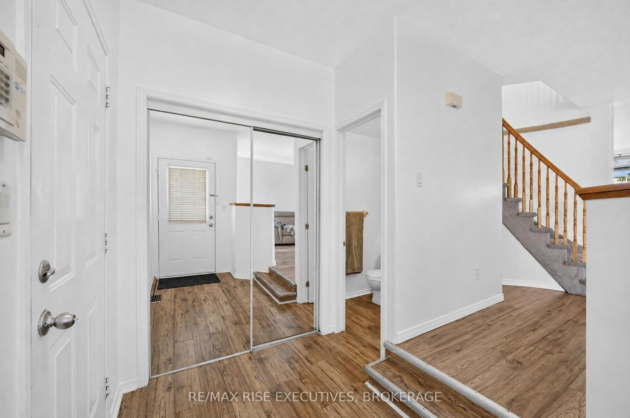 254 Ellesmeer Avenue Property Photo 5