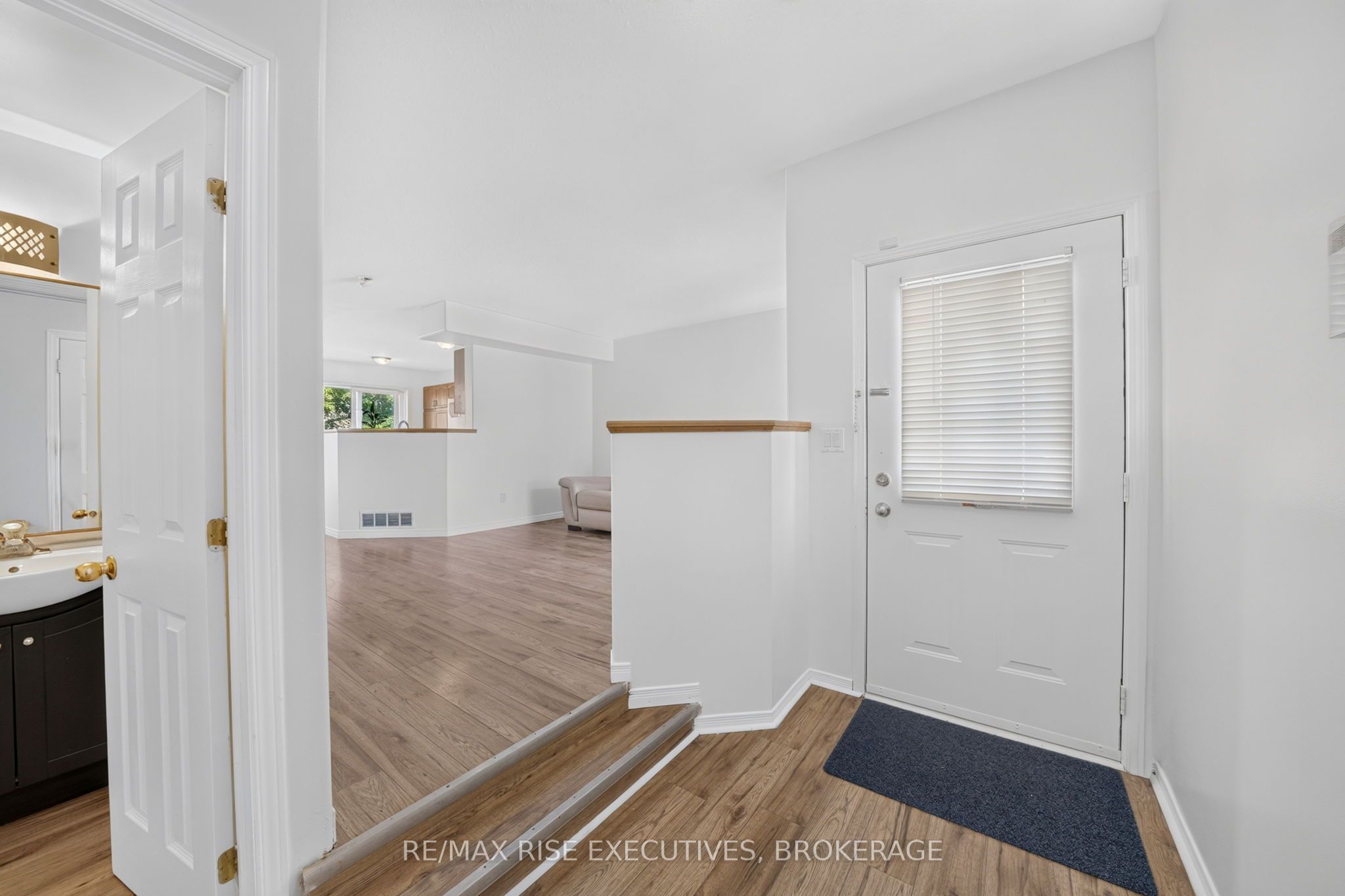 254 Ellesmeer Avenue Property Photo 6