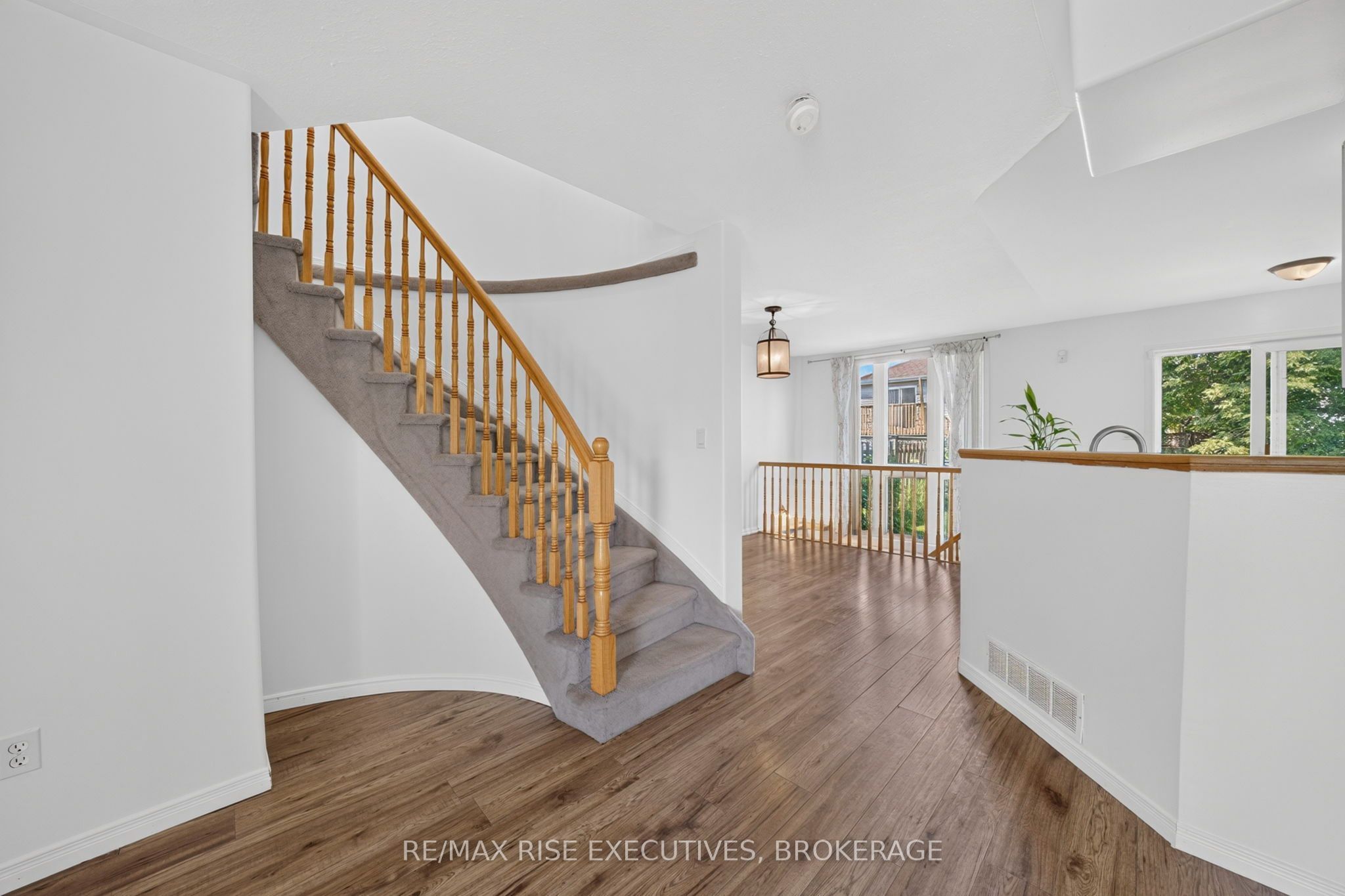 254 Ellesmeer Avenue Property Photo 11