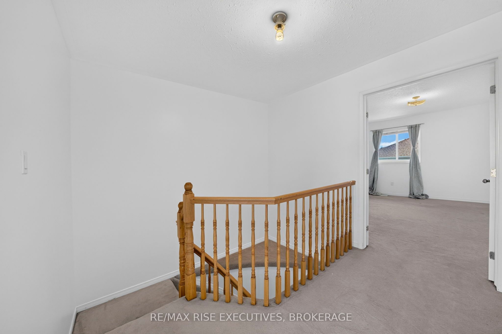 254 Ellesmeer Avenue Property Photo 23