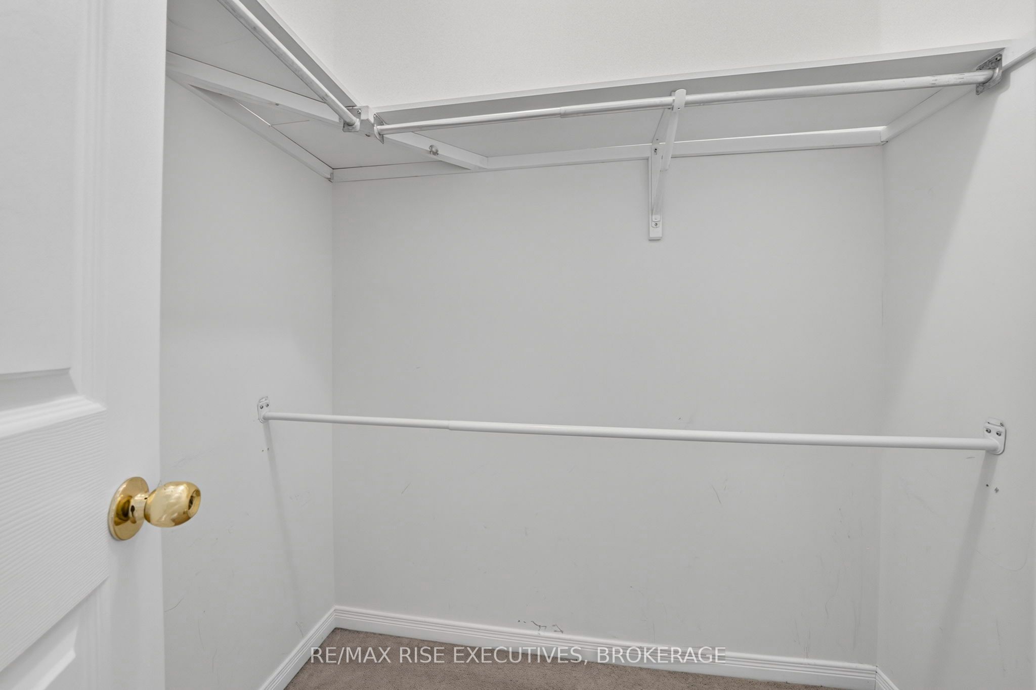 254 Ellesmeer Avenue Property Photo 35