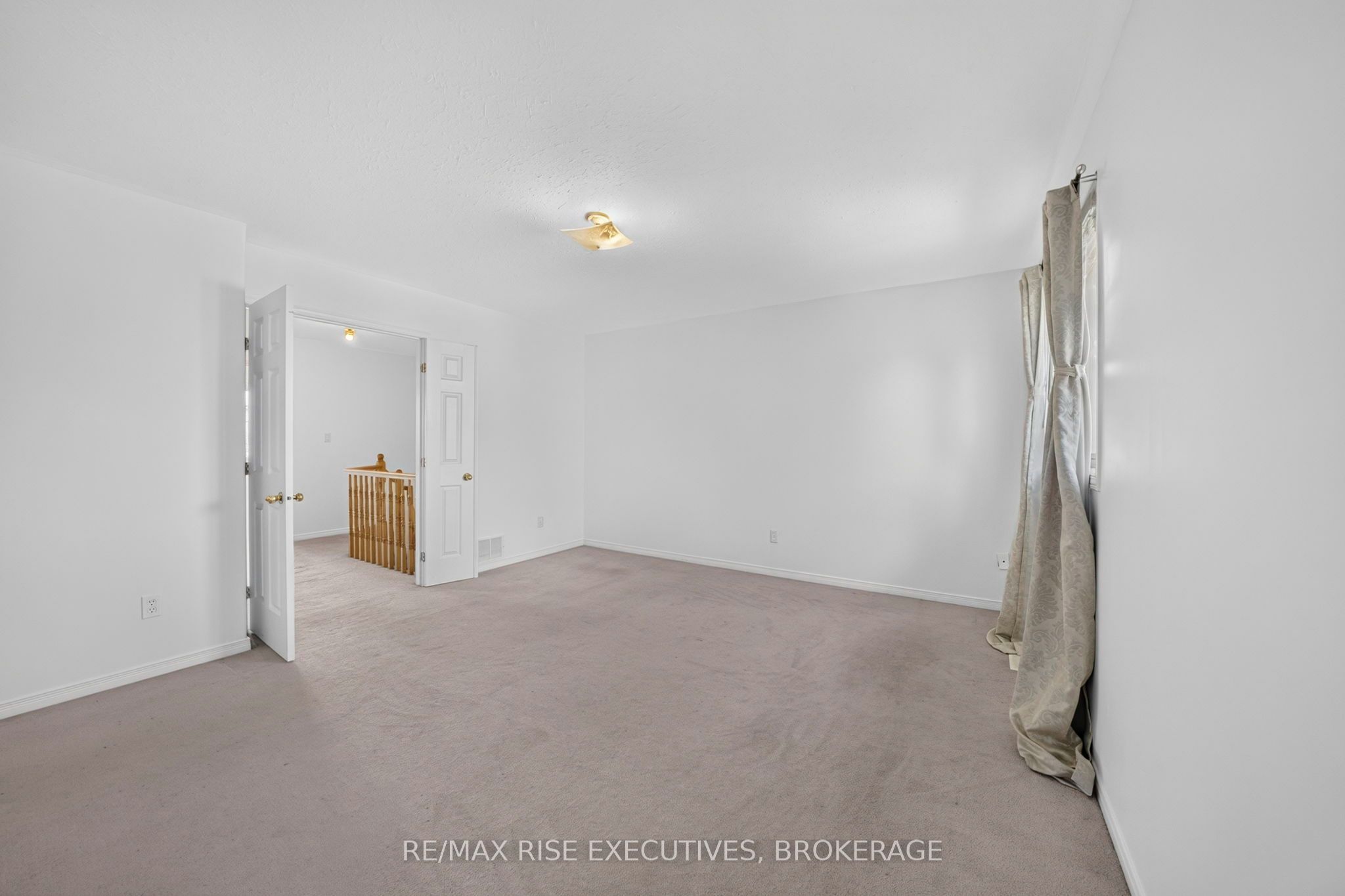 254 Ellesmeer Avenue Property Photo 36