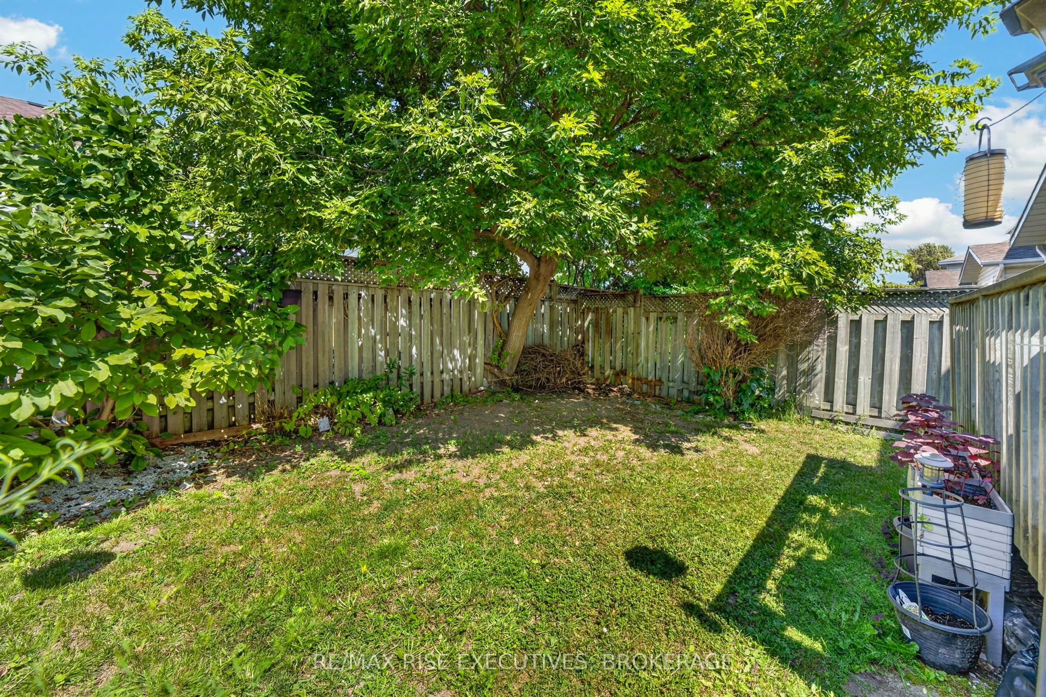 254 Ellesmeer Avenue Property Photo 38