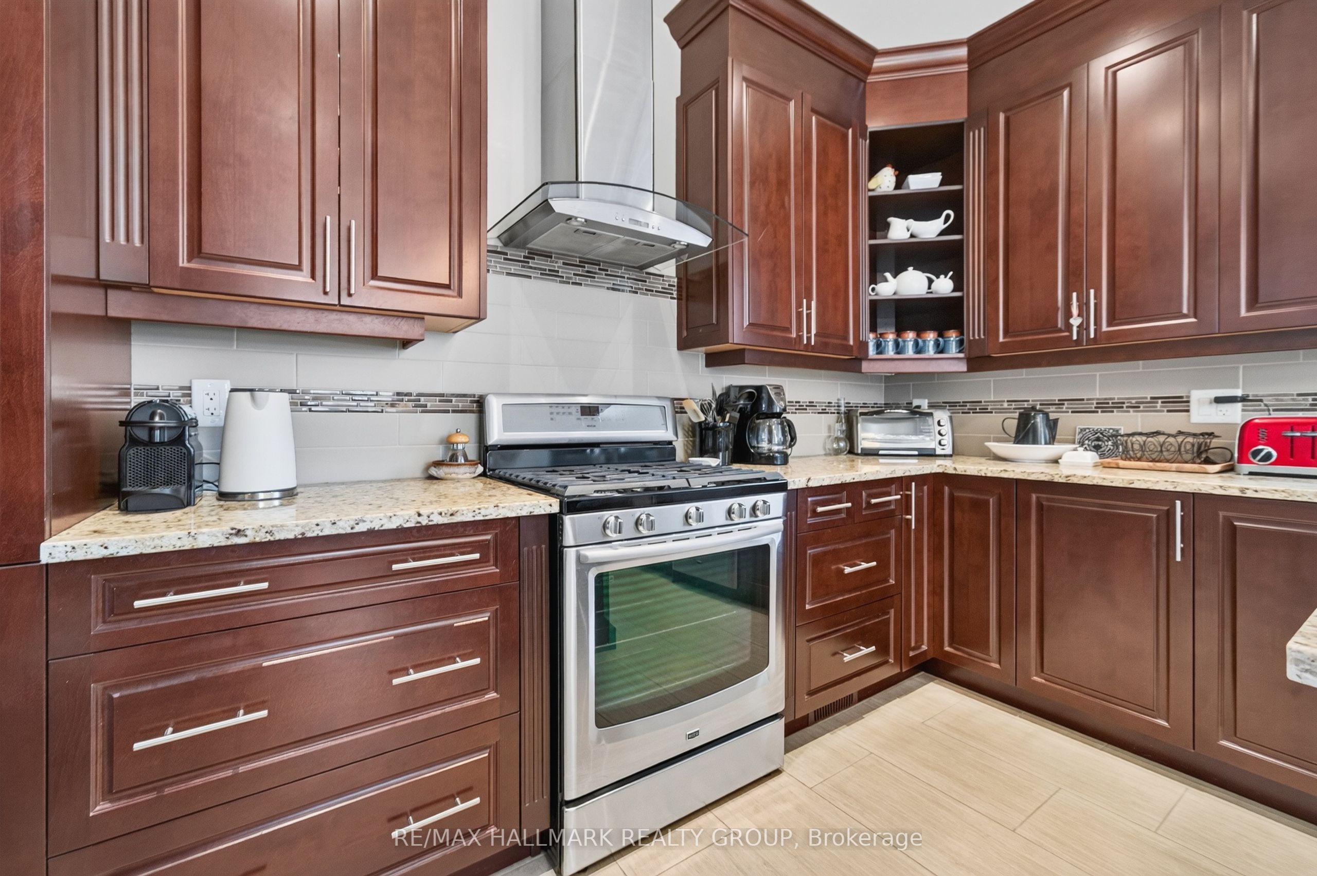 288 Selby Avenue Property Photo 21